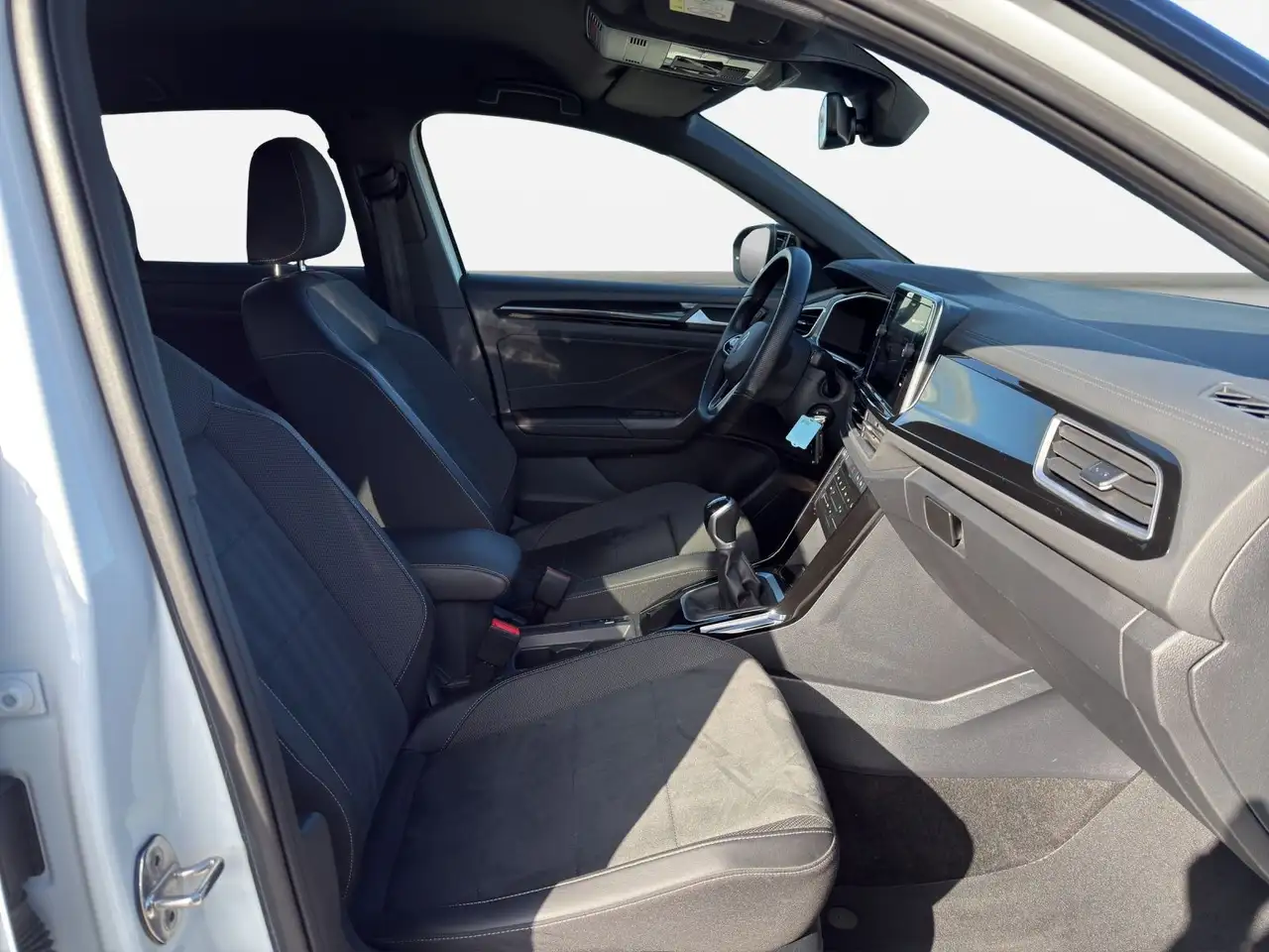 Volkswagen T-Roc T-ROC 1.0 TSI R-LINE*LED*KAMERA*PDC*SHZ*NAVI*KLI 6