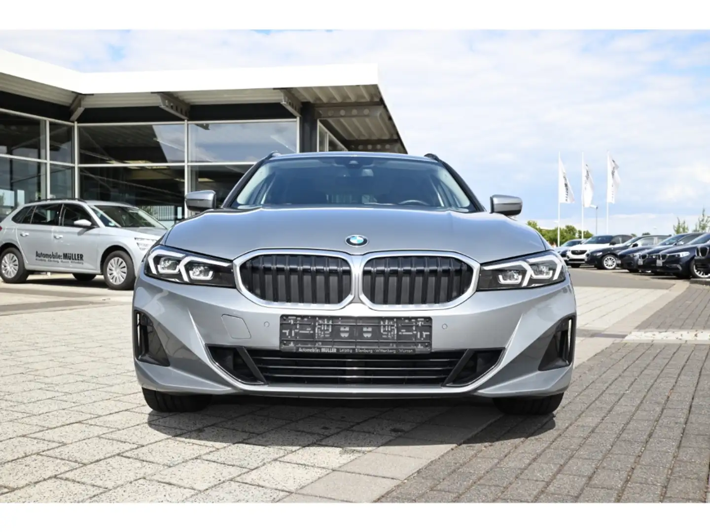BMW 320 d Touring MildHybrid Navi LED AHK-el. klappb. Digi Grau - 2