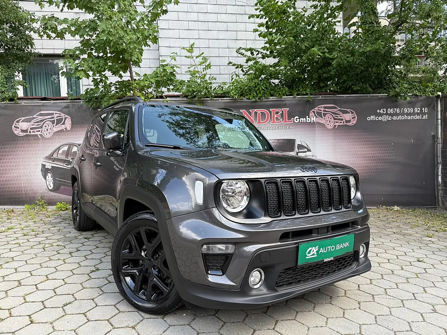 Jeep Renegade Night Eagle 1,6 MultiJet II FWD 6MT S Grau - 1