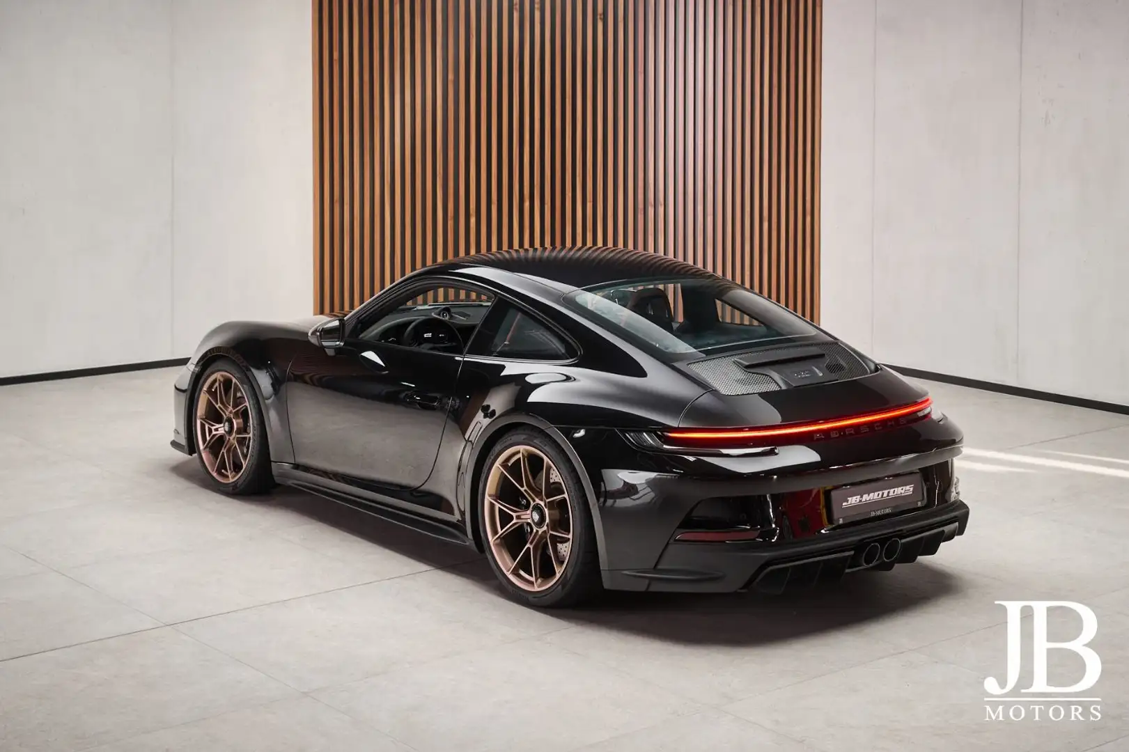 Porsche 992 GT3 Touring Exclusive Lift BOSE LED 918 PDK Schwarz - 2