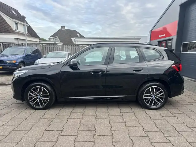 BMW Ix1 view 4