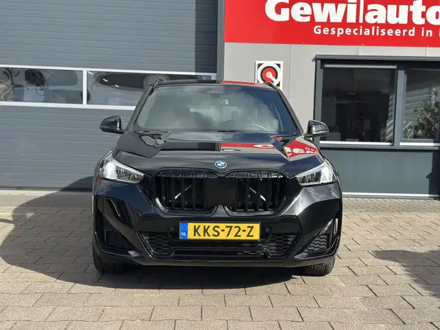 BMW Ix1 view 22