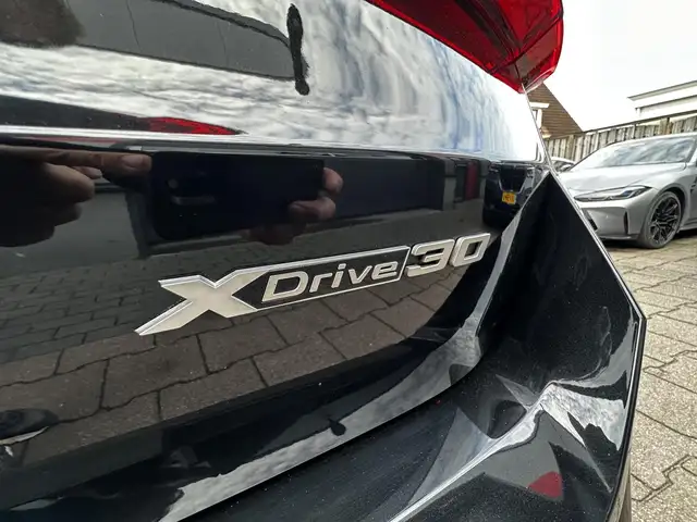 BMW Ix1 view 25