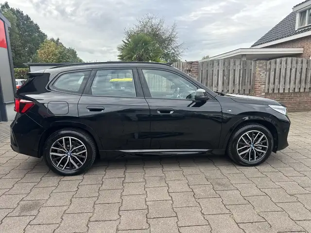 BMW Ix1 view 16