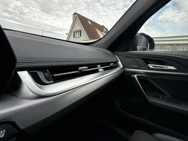 BMW Ix1 view 15