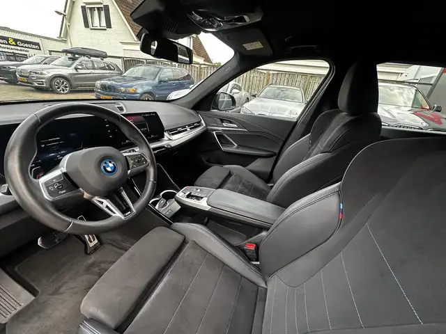 BMW Ix1 view 18