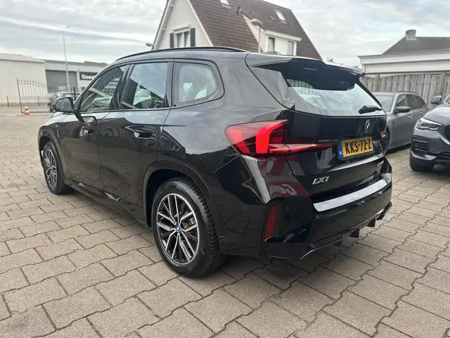 BMW Ix1 view 7
