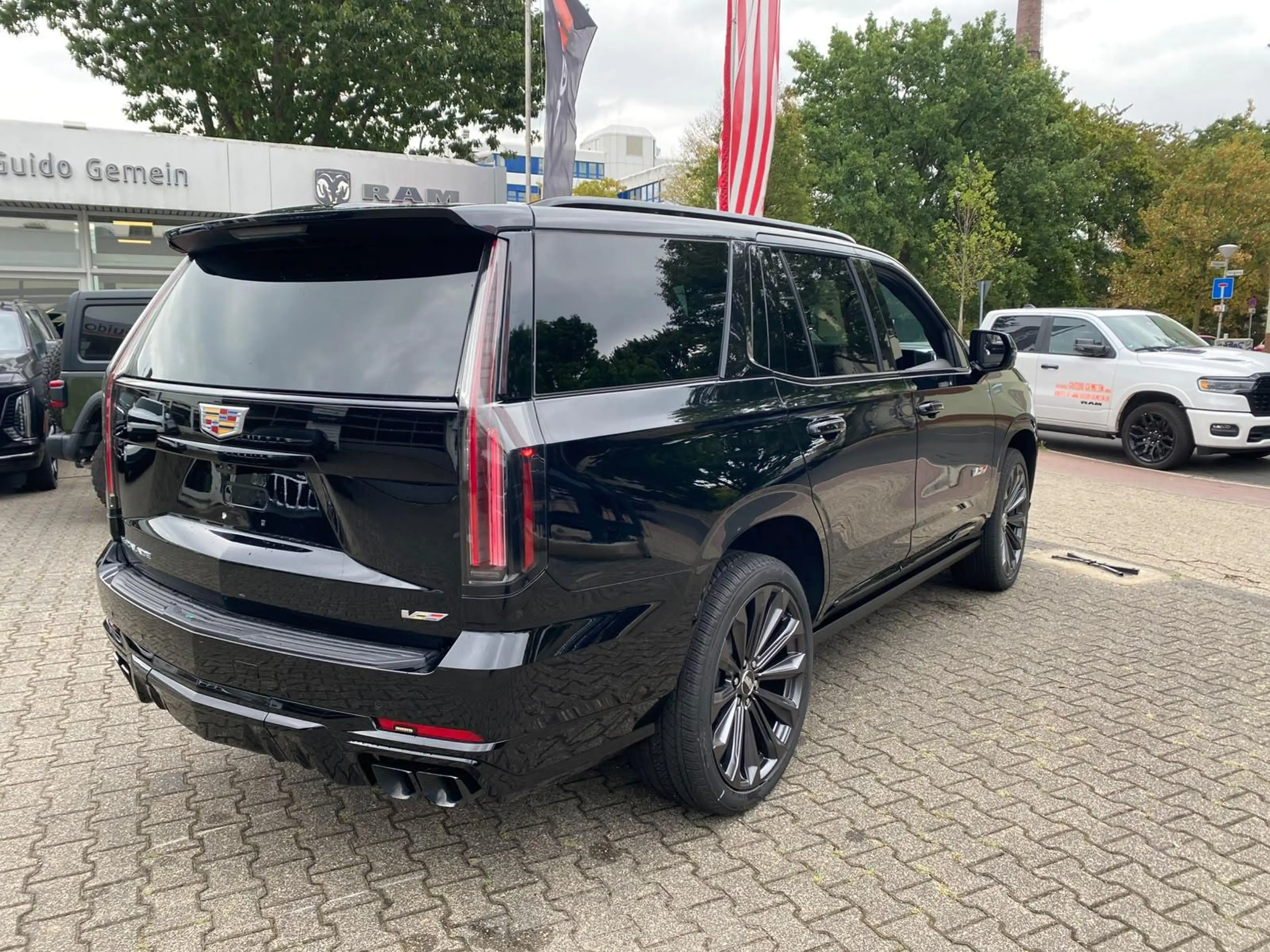 Cadillac Escalade 2026 V-Series 6.2 V8 Supercharged ABV — photo 4