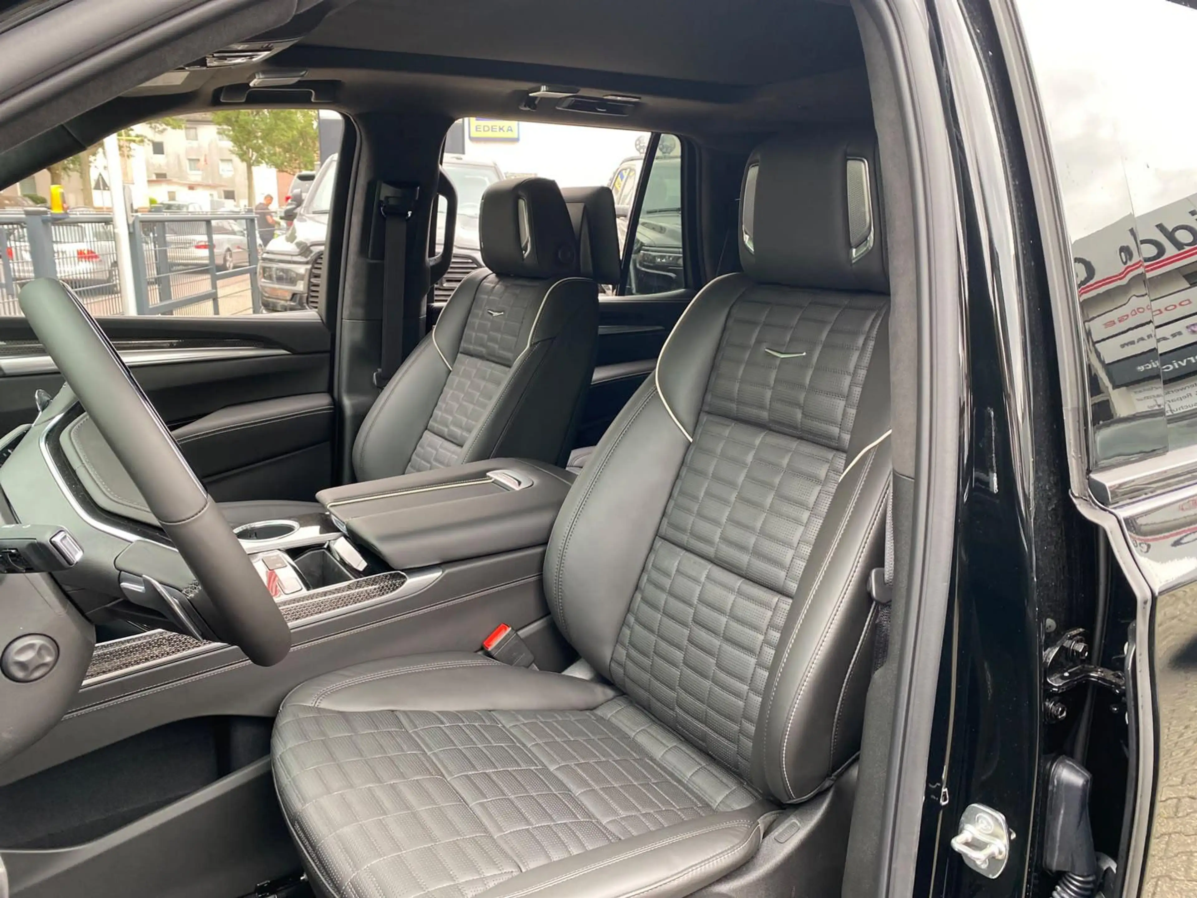 Cadillac Escalade 2026 V-Series 6.2 V8 Supercharged ABV — photo 10