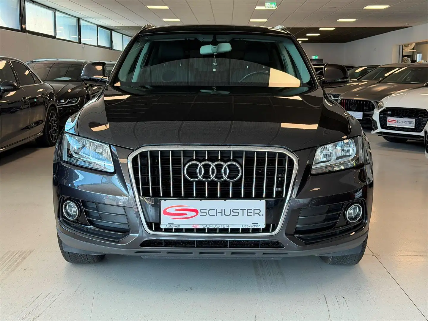 Audi Q5 2,0 TDI S-LINE NAVI XENON Grau - 2