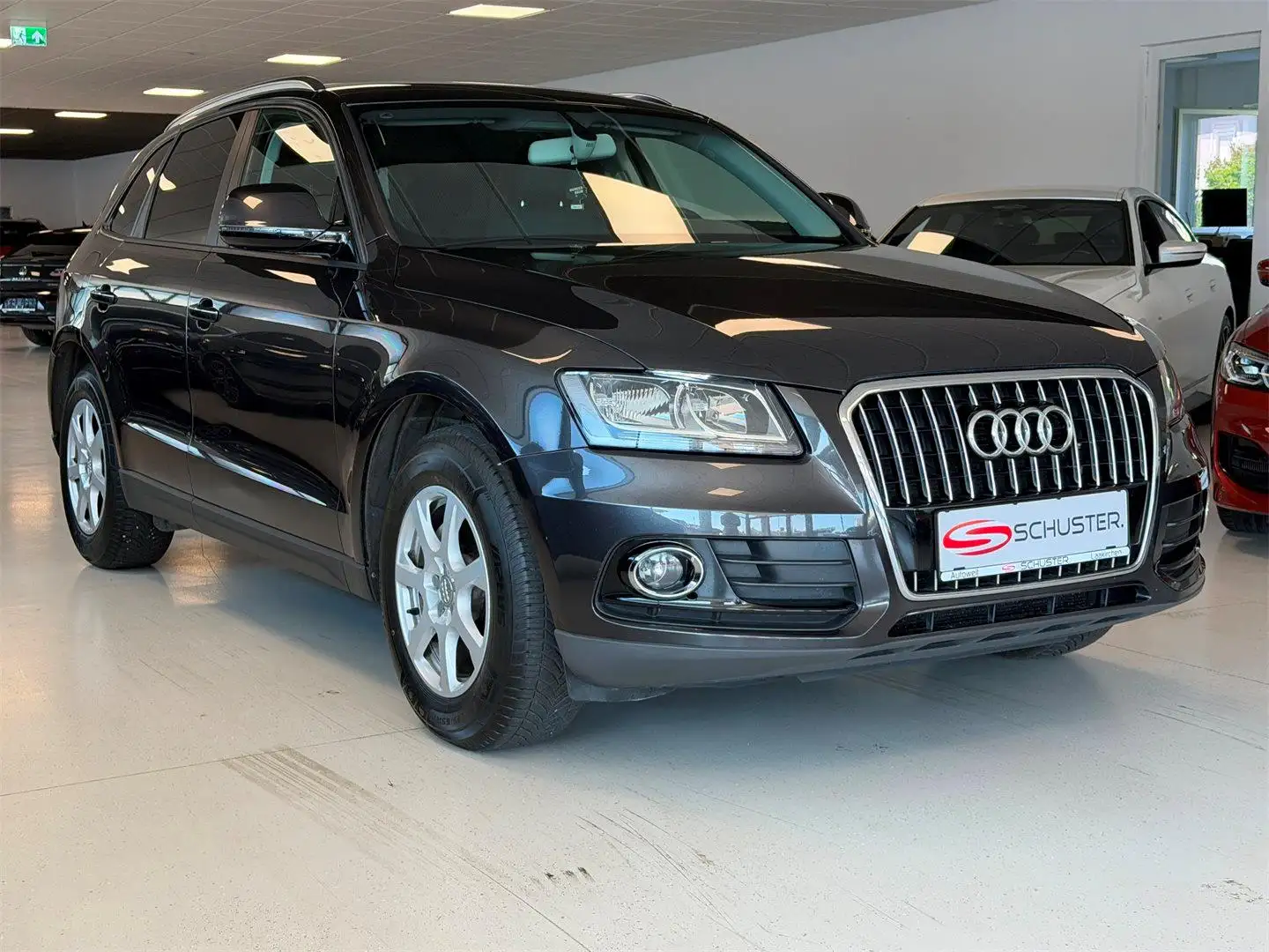 Audi Q5 2,0 TDI S-LINE NAVI XENON Grau - 1