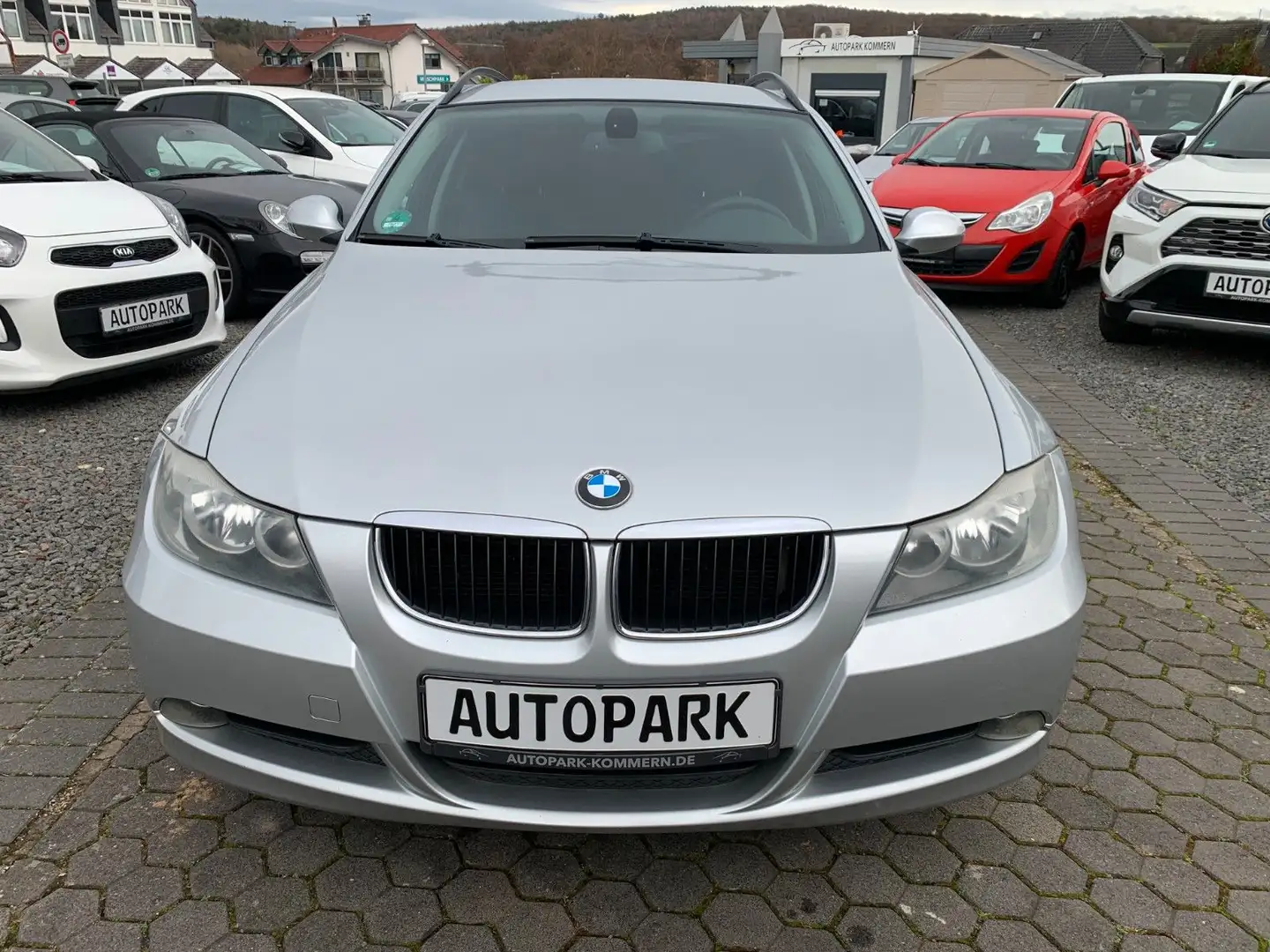 BMW 318 Touring*2.0L 95KW*Kombi Silber - 2