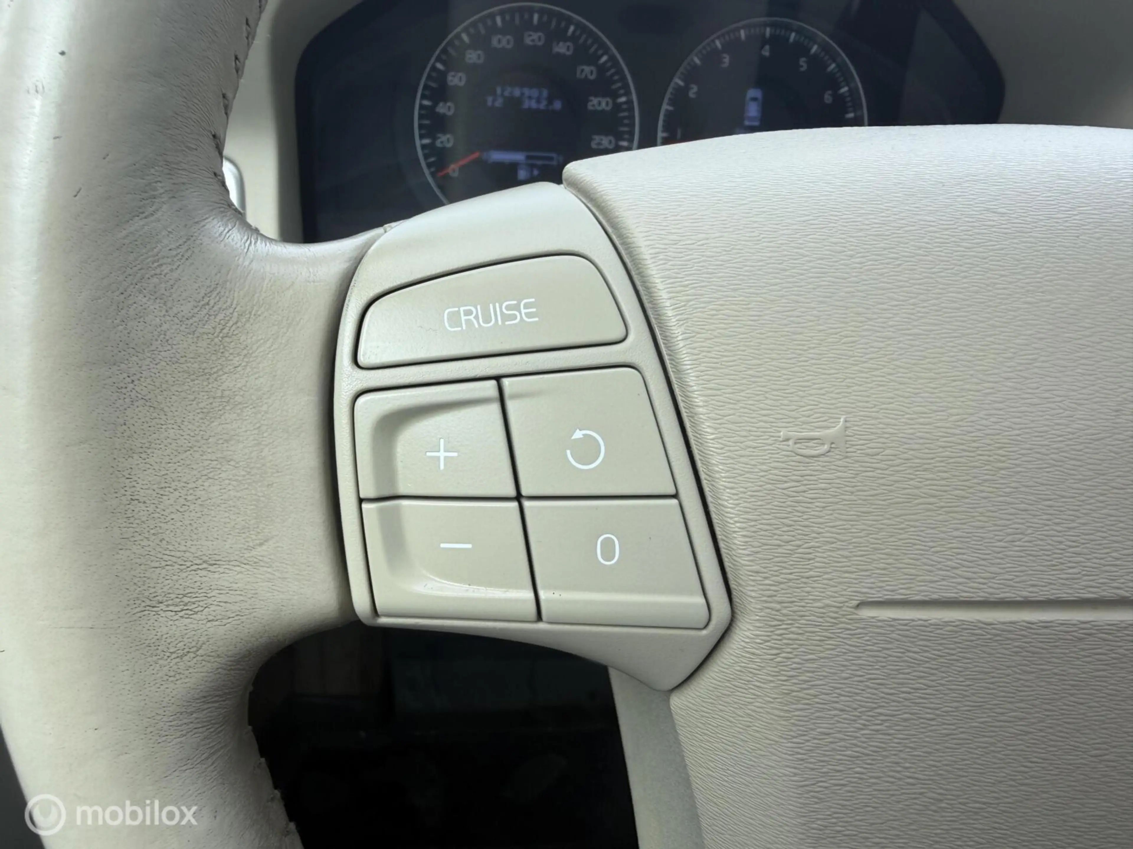Volvo V70 2.5FT Momentum AUTOMAAT / TREKHAAK — photo 12