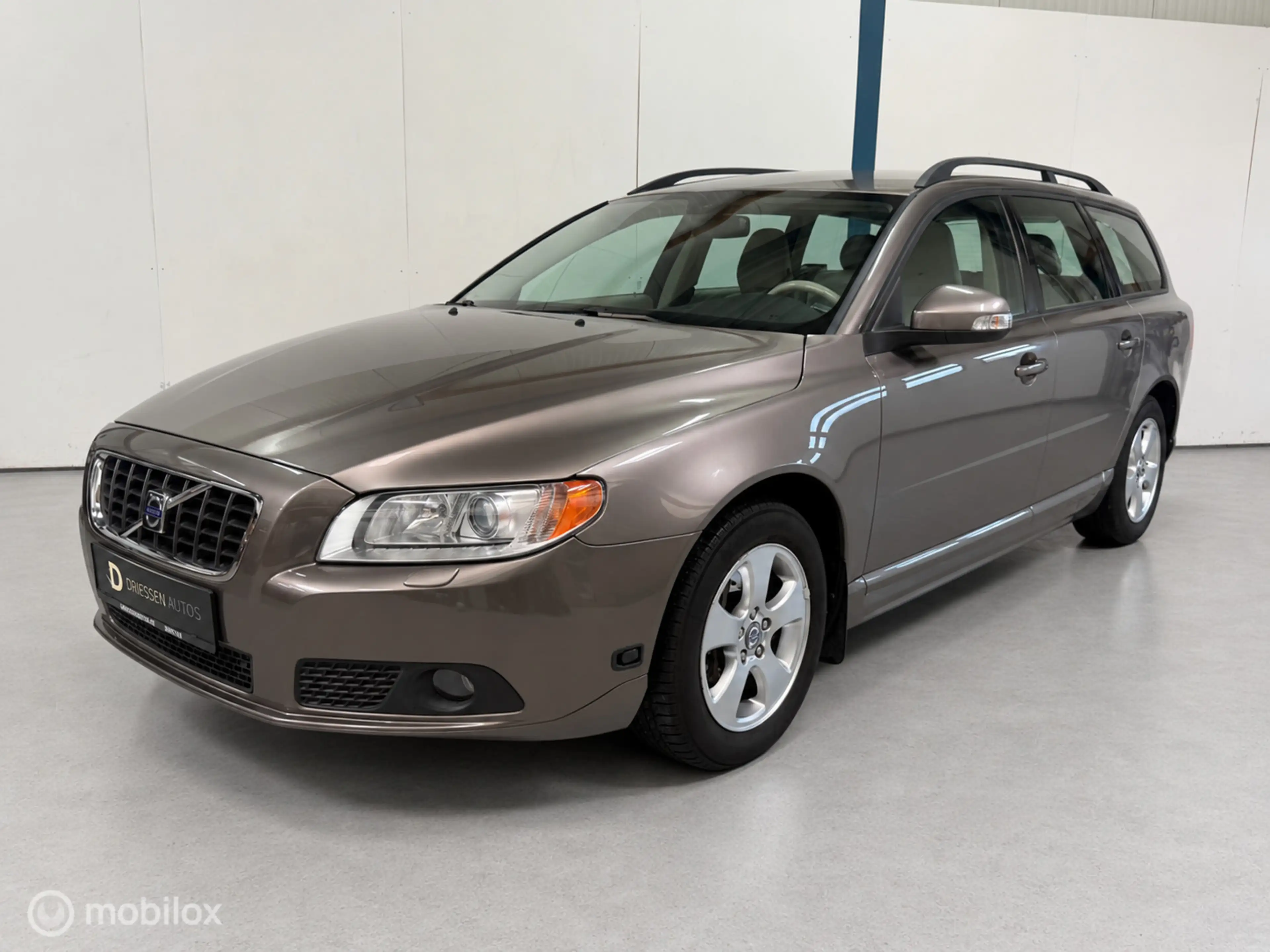 Volvo V70 2.5FT Momentum AUTOMAAT / TREKHAAK