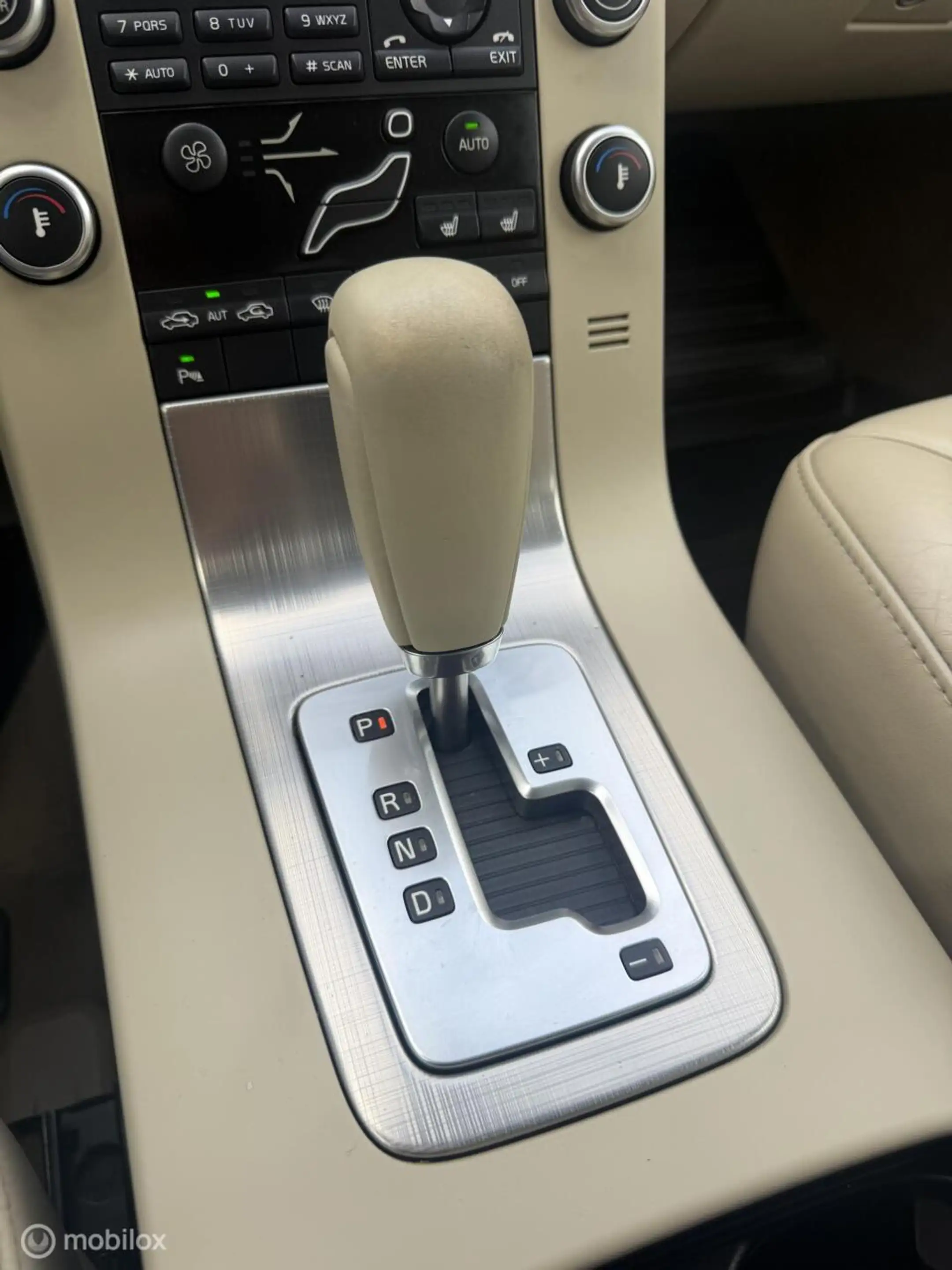 Volvo V70 2.5FT Momentum AUTOMAAT / TREKHAAK — photo 13