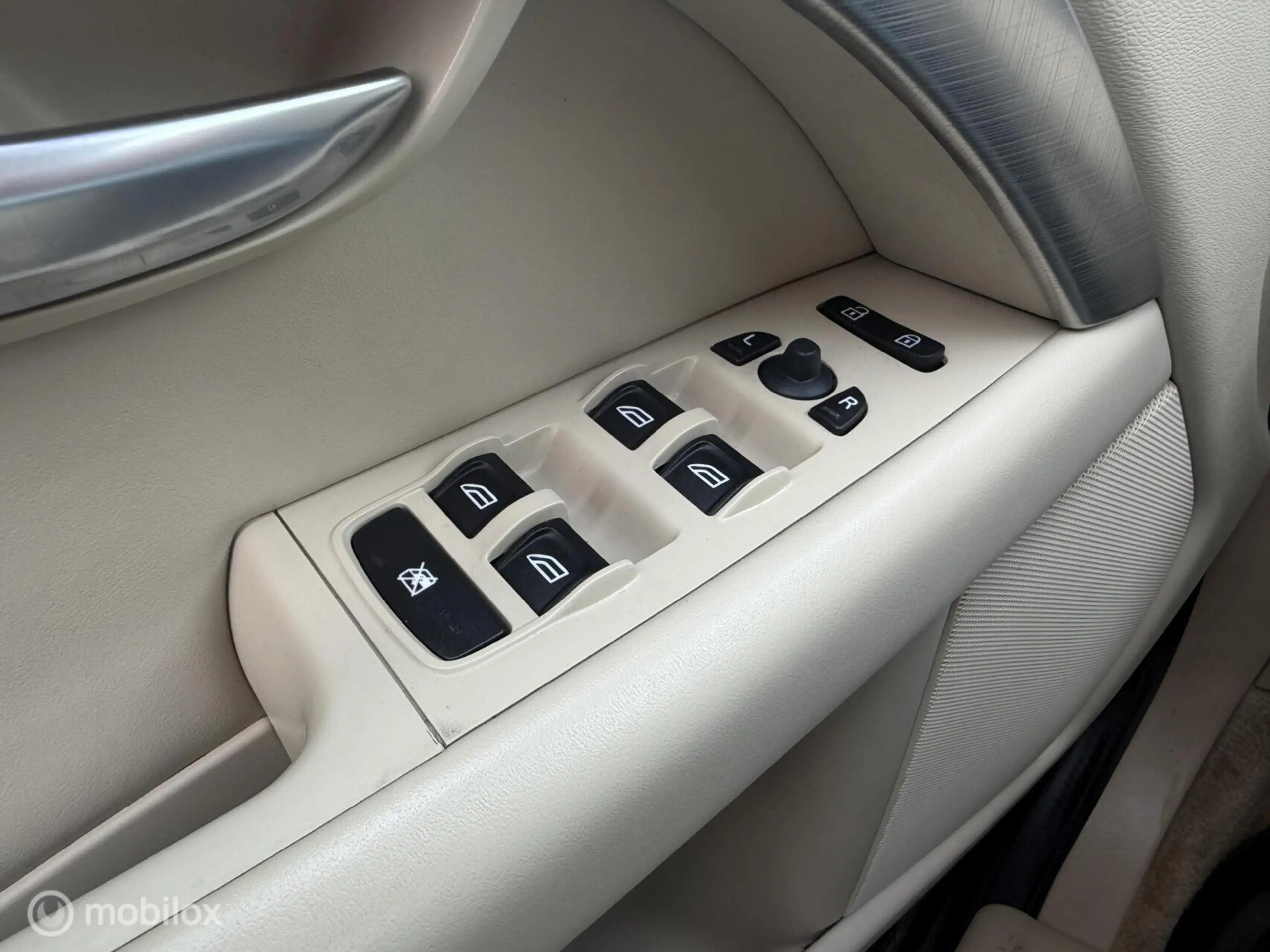 Volvo V70 2.5FT Momentum AUTOMAAT / TREKHAAK — photo 15