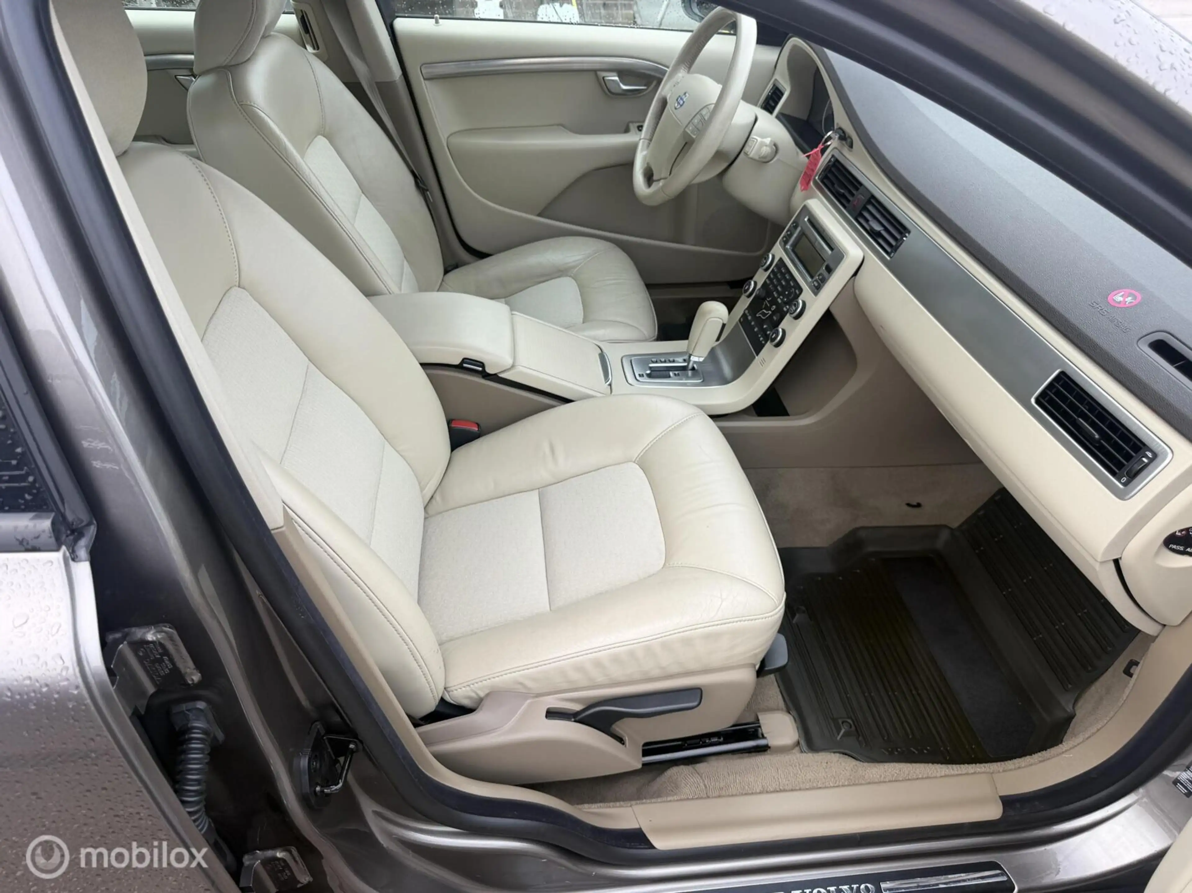 Volvo V70 2.5FT Momentum AUTOMAAT / TREKHAAK — photo 5