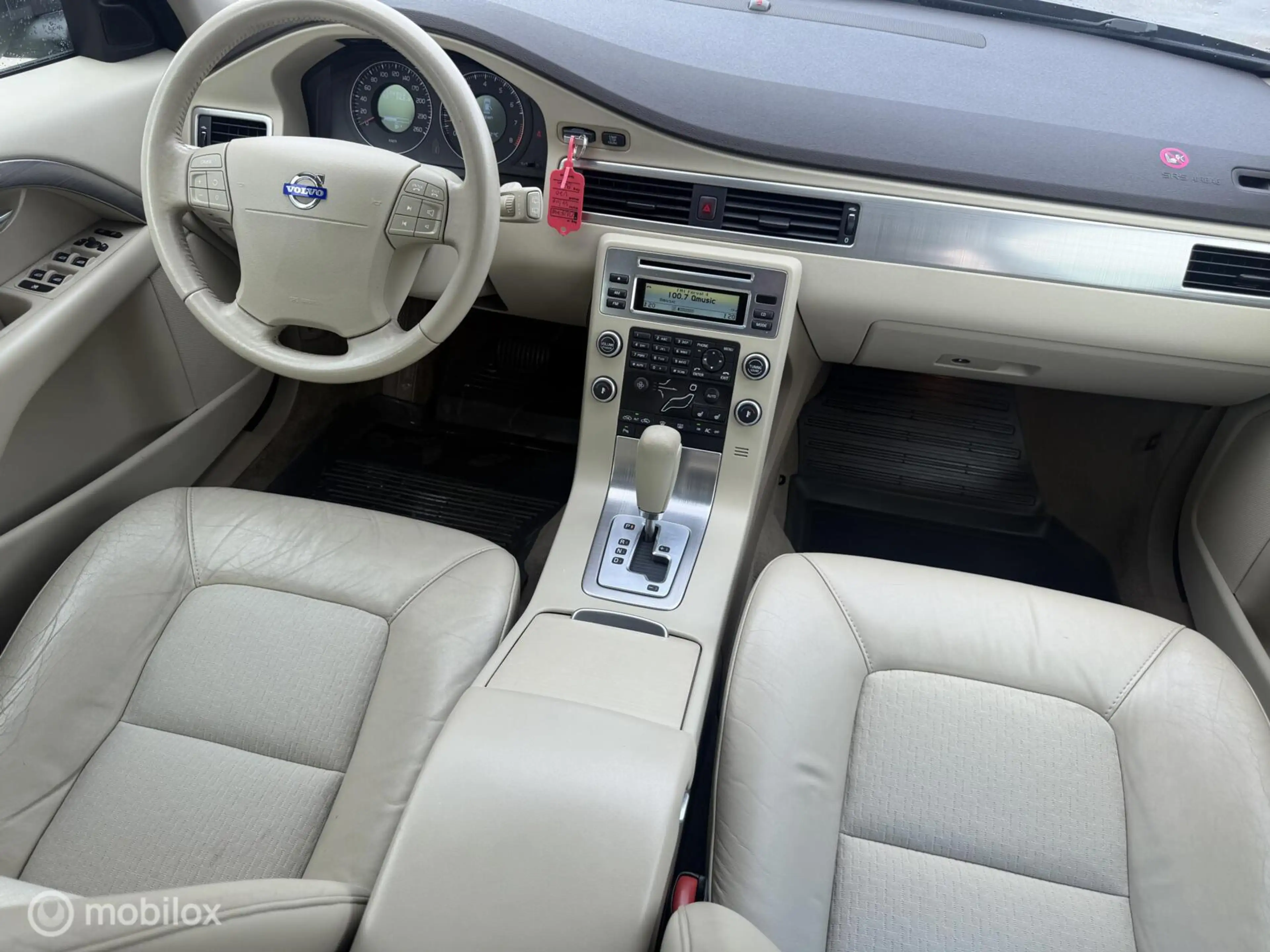 Volvo V70 2.5FT Momentum AUTOMAAT / TREKHAAK — photo 3