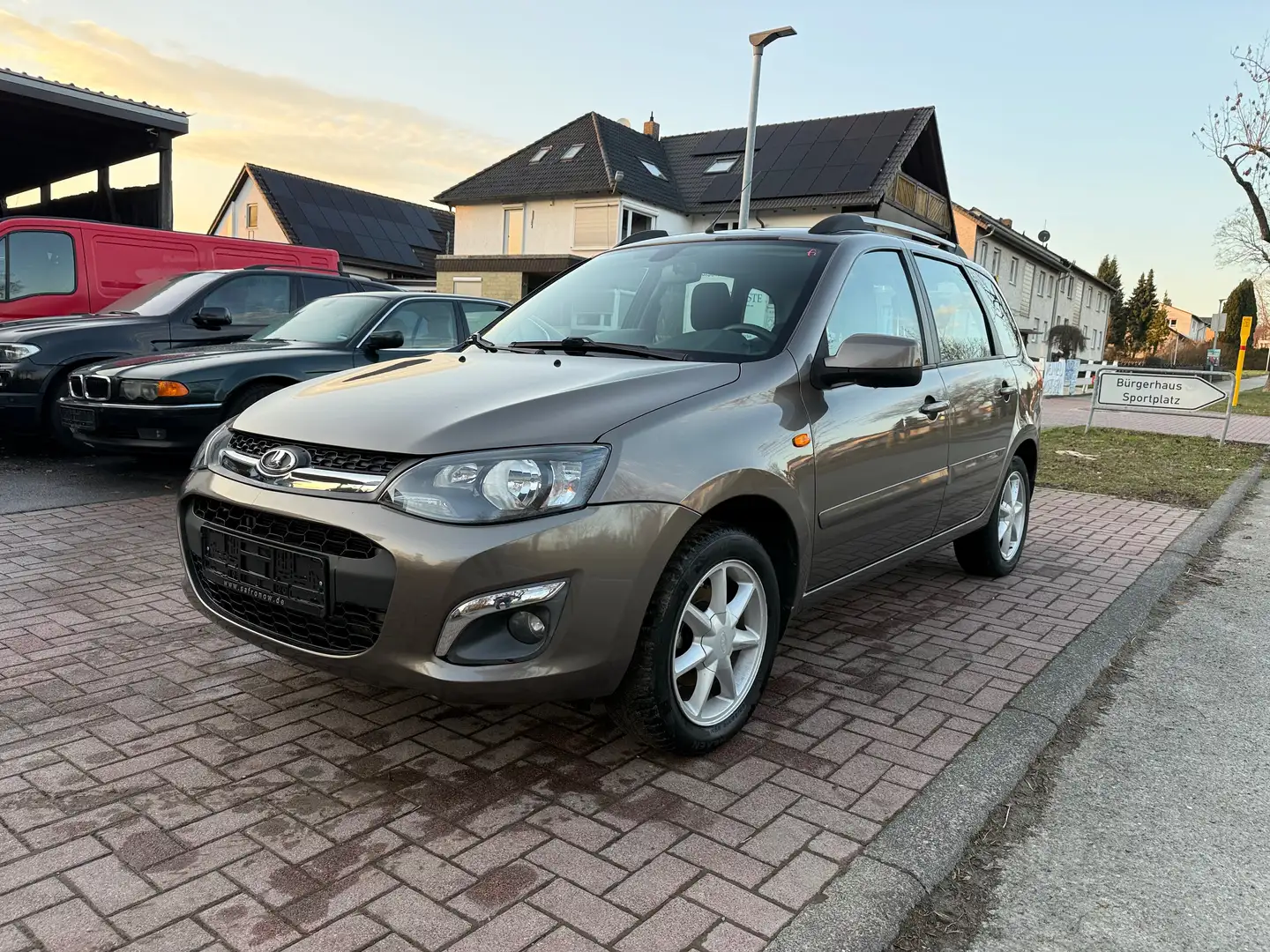 Lada Kalina 1.6 HU AU Juni 2027 aus 1.Hand Sitzheizung Klima Braun - 1