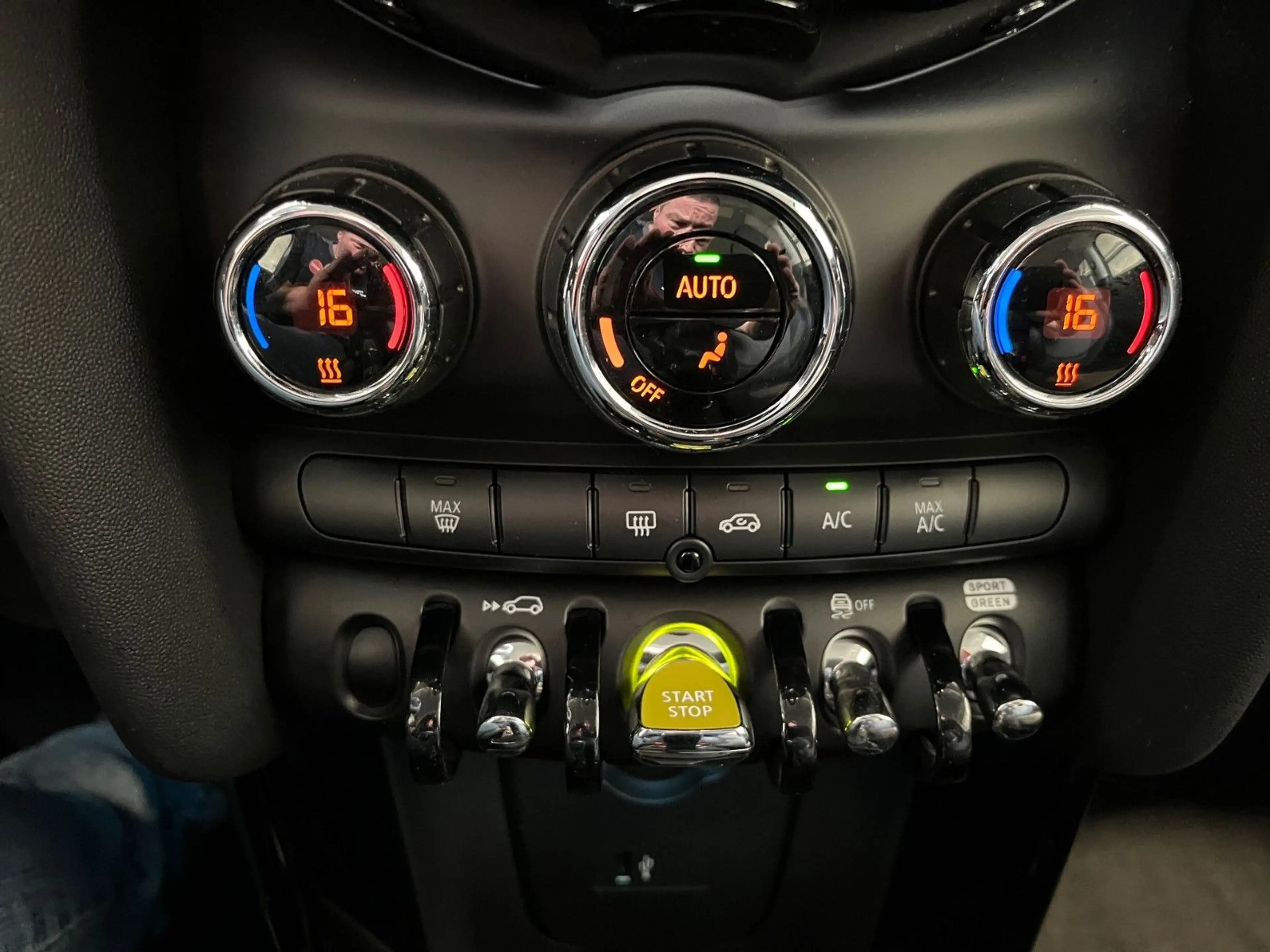 MINI Cooper SE Mini 3-trg. Cooper SE Classic Trim — photo 14