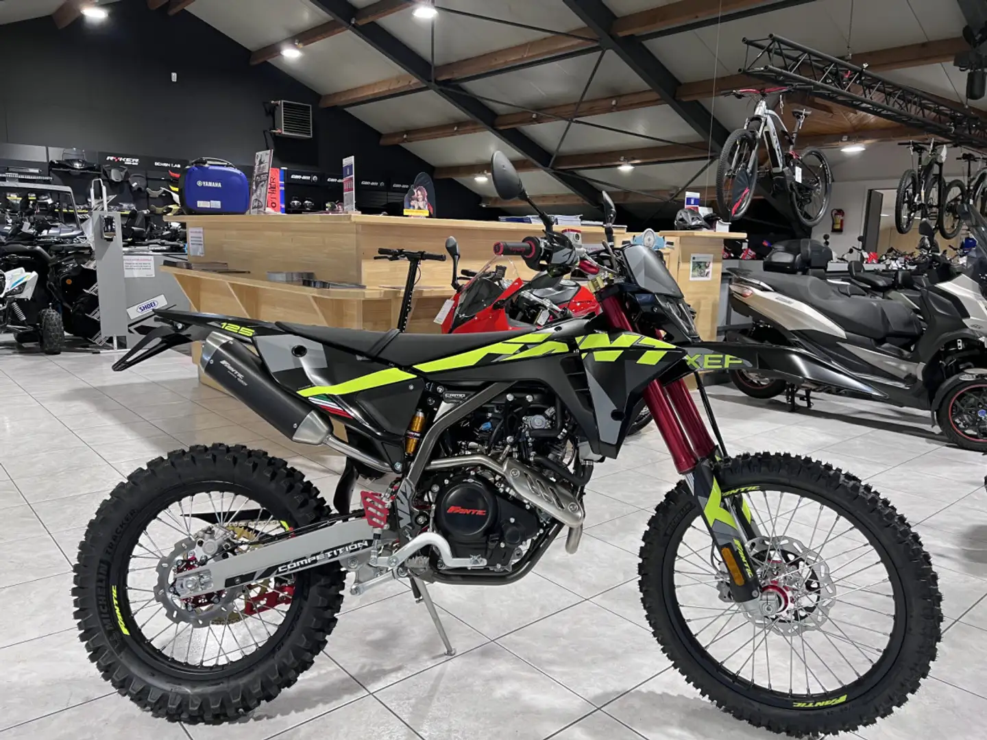 Fantic 125E Enduro XEF 4T PERFORMANCE Alb - 1