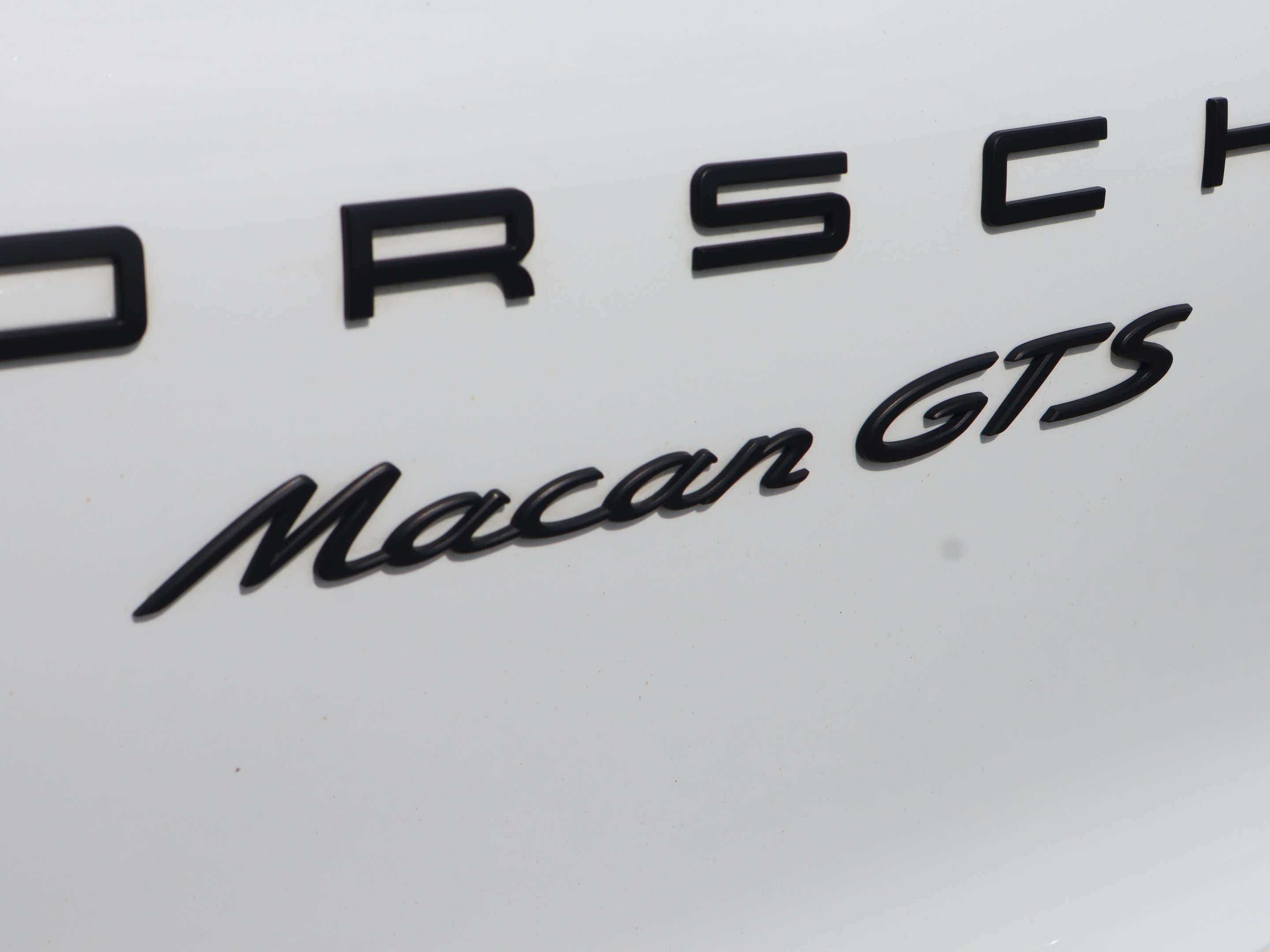2018 Porsche Macan GTS thumb 36