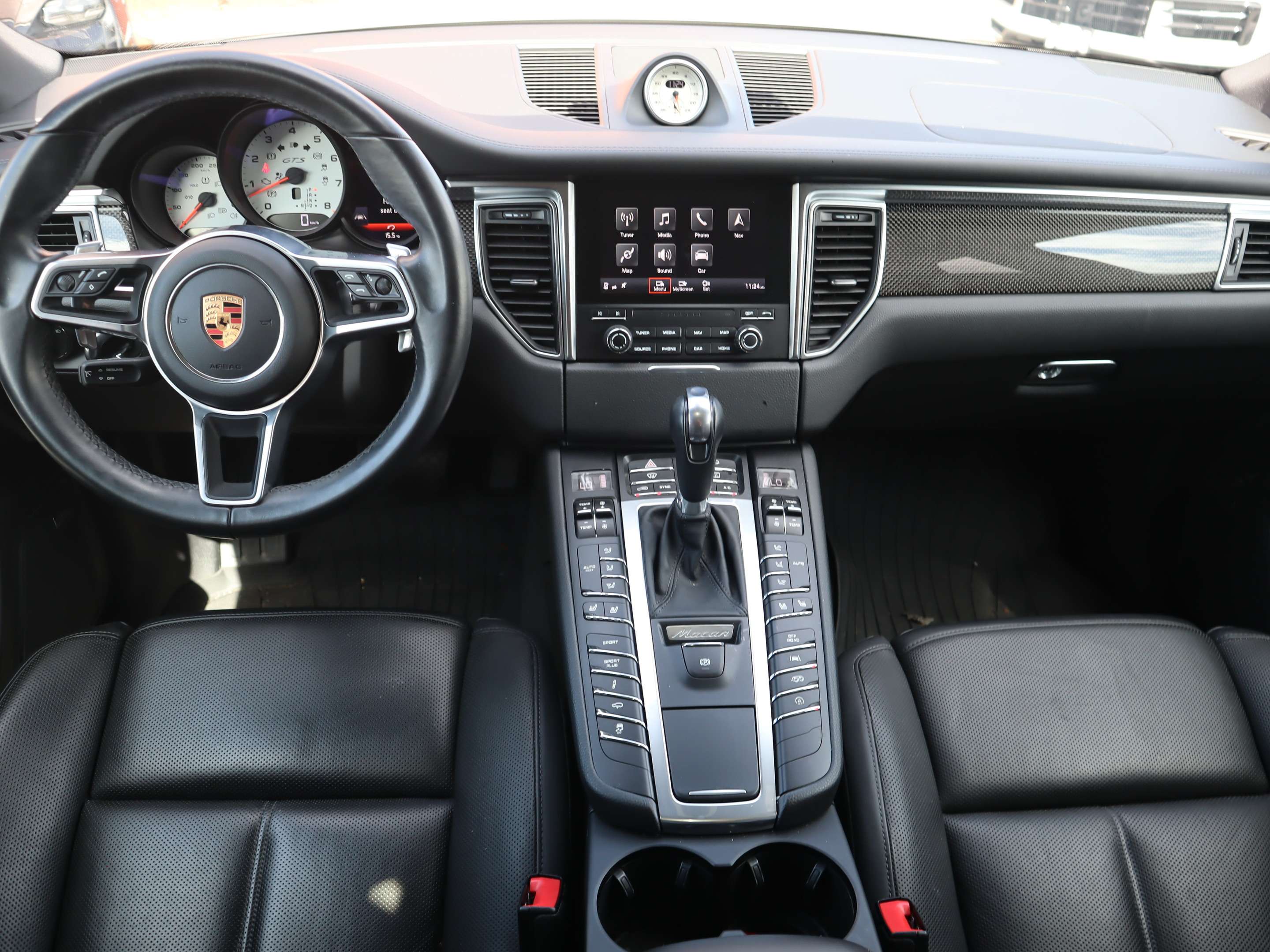 2018 Porsche Macan GTS thumb 16