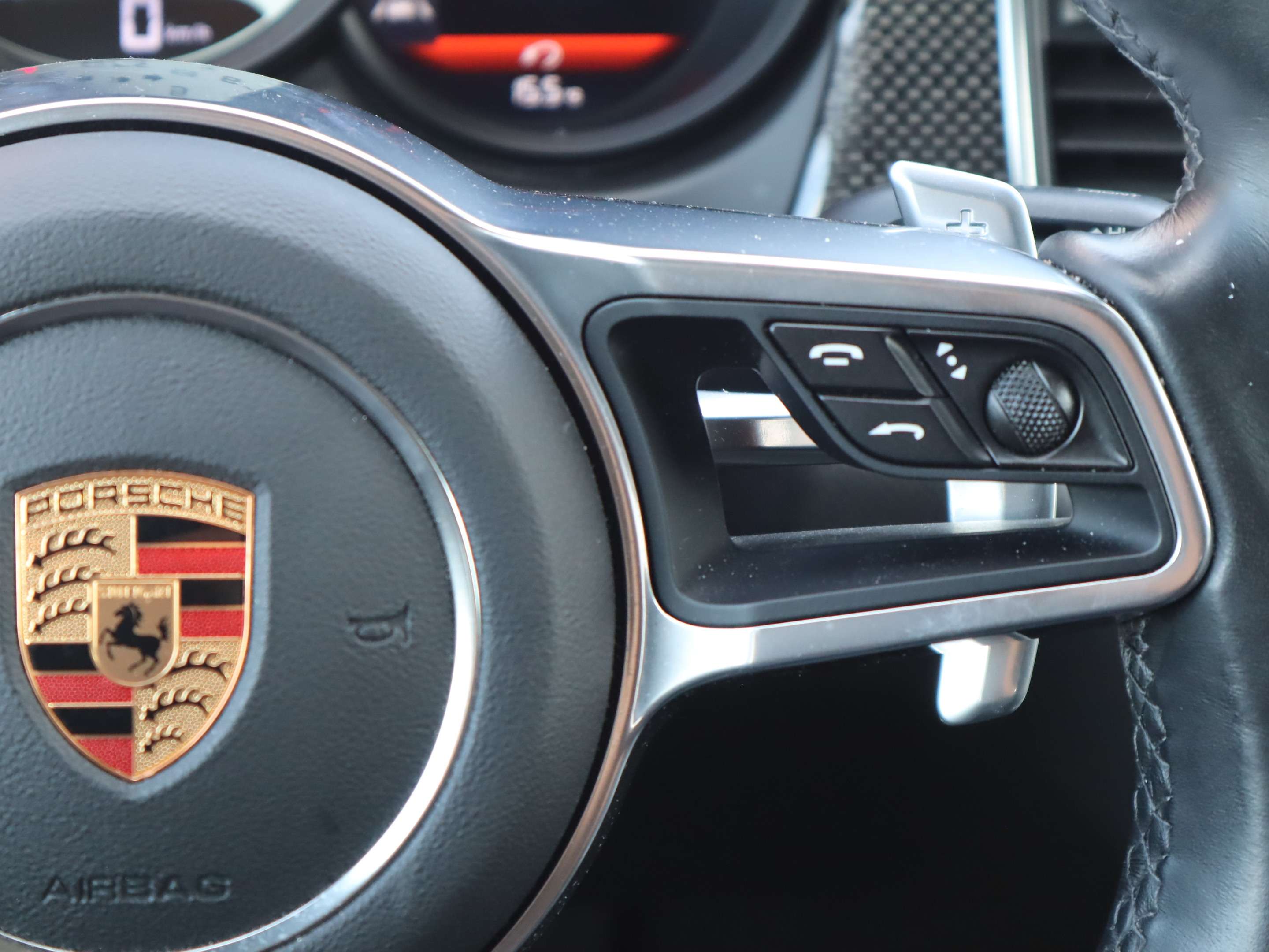 2018 Porsche Macan GTS thumb 18