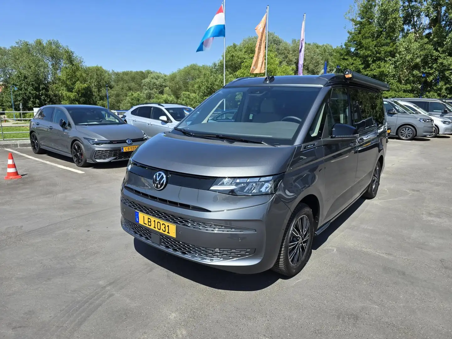 Volkswagen T7 California Coast Gris - 1