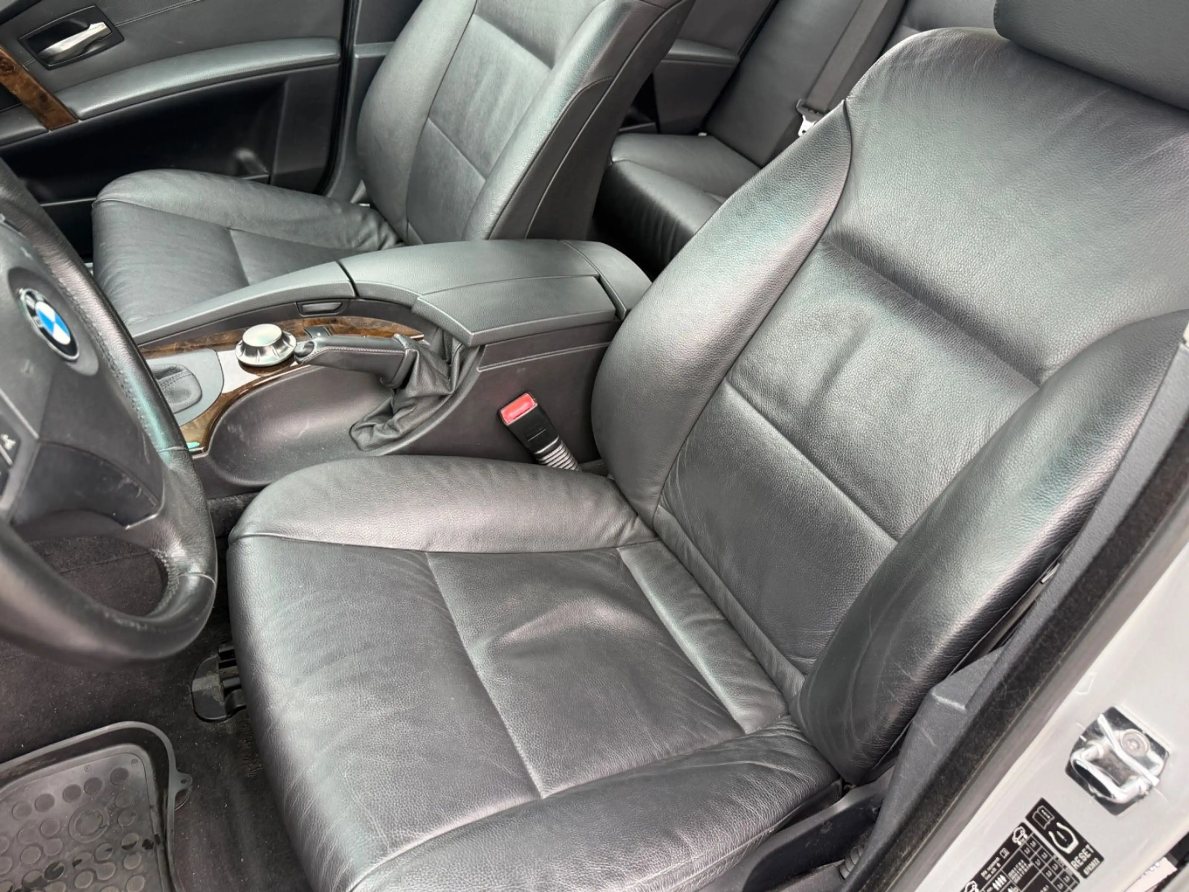 BMW 525 i xDrive , Leder , Automatik + Klima . — photo 8