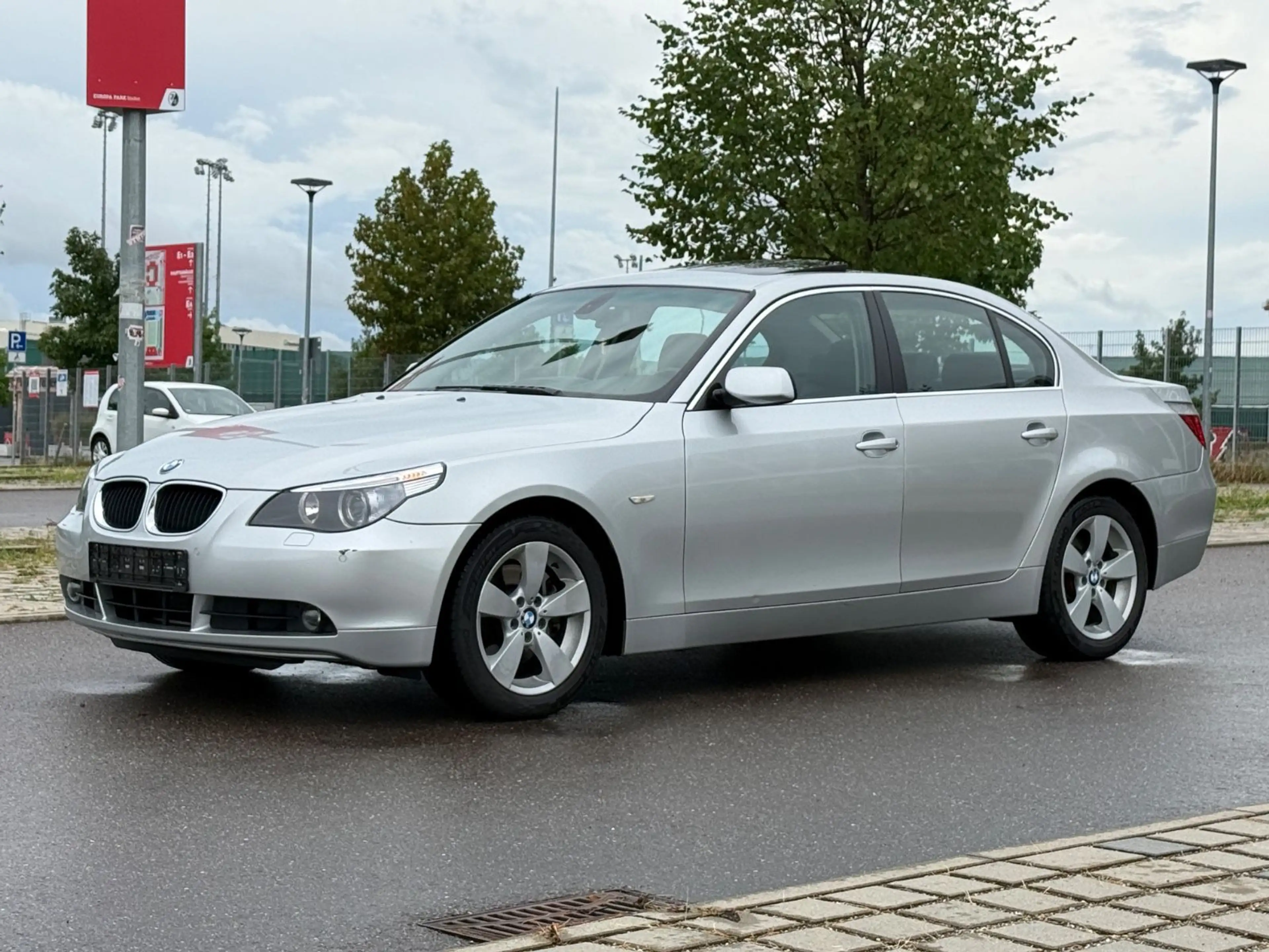 BMW 525 i xDrive , Leder , Automatik + Klima . — photo 2