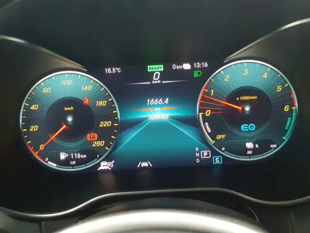 Mercedes-Benz GLC view 11