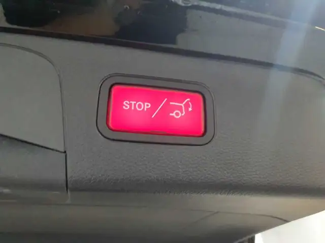Mercedes-Benz GLC view 16