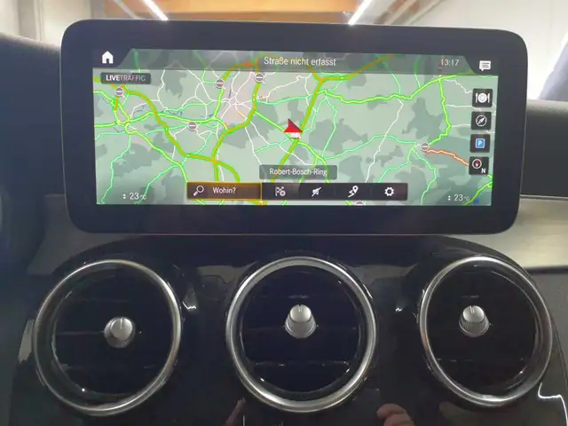 Mercedes-Benz GLC view 12
