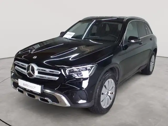 Mercedes-Benz GLC view 2