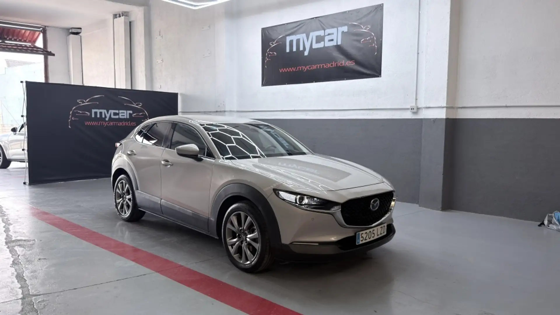 Mazda CX-30 2.0 Skyactiv-X Zenith Safety 2WD 137kW Plateado - 1