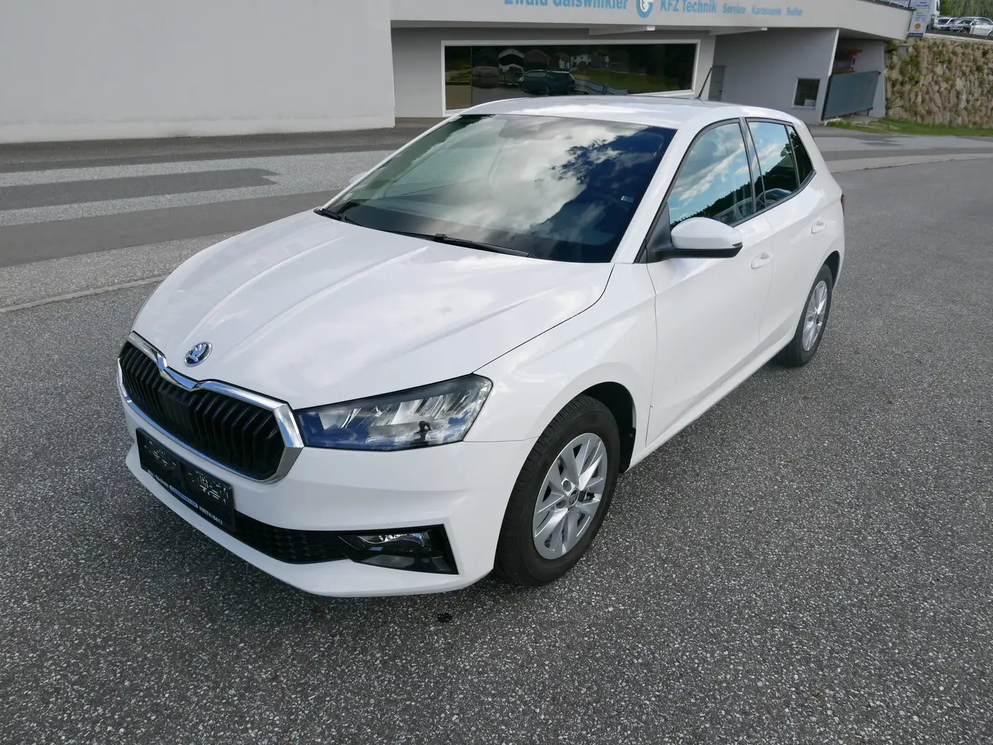 Skoda Fabia Ambition SmartLink Tempomat Sommer+Winterräder Weiß - 1