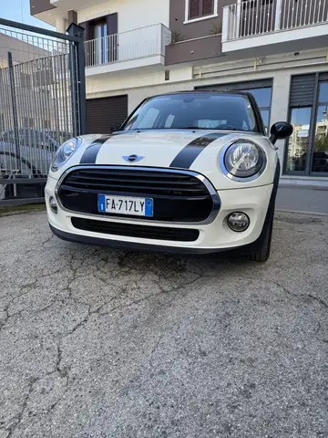 MINI Cooper D 1.5 Business XL 5p auto