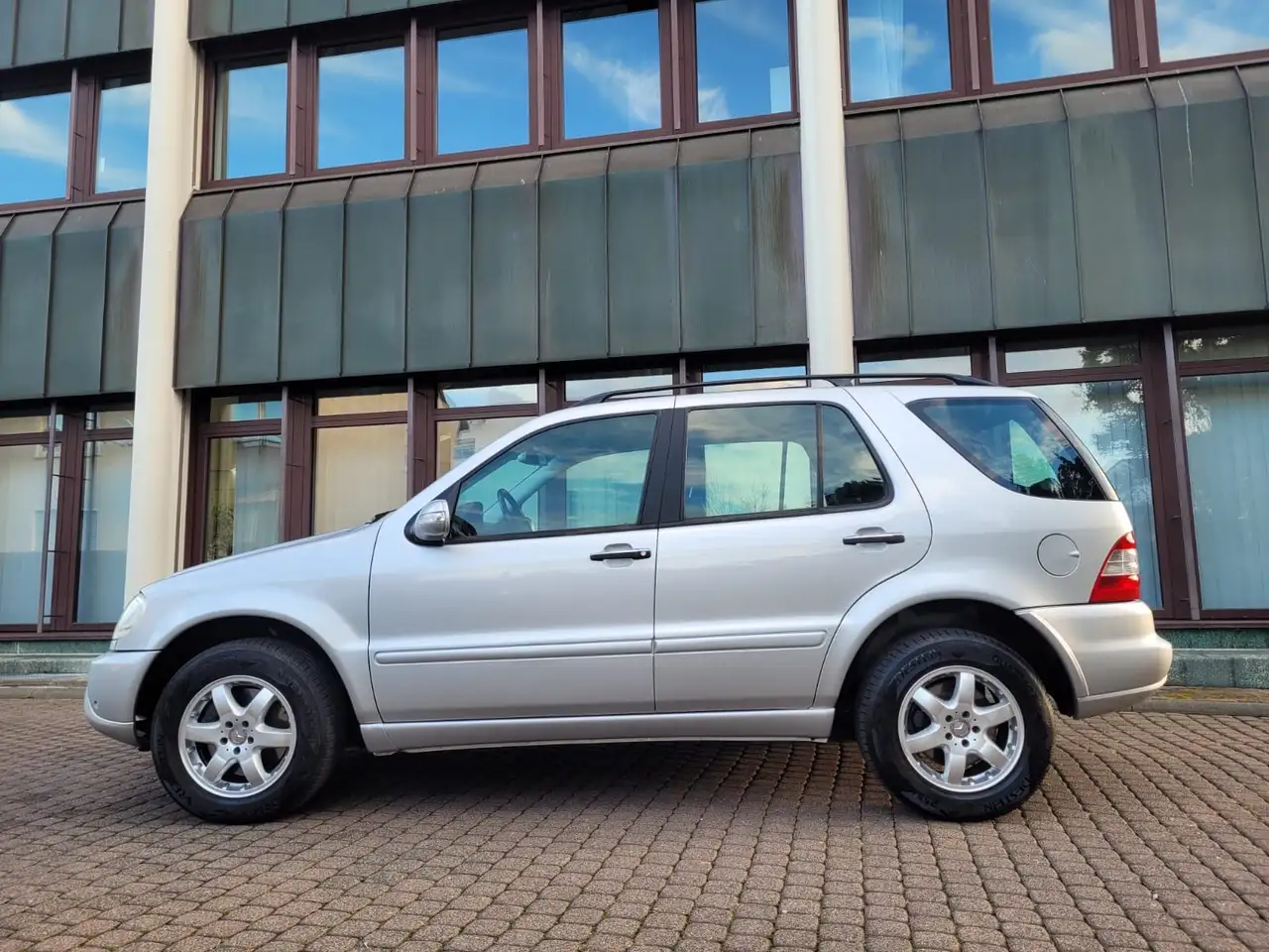 Mercedes-Benz ML 500