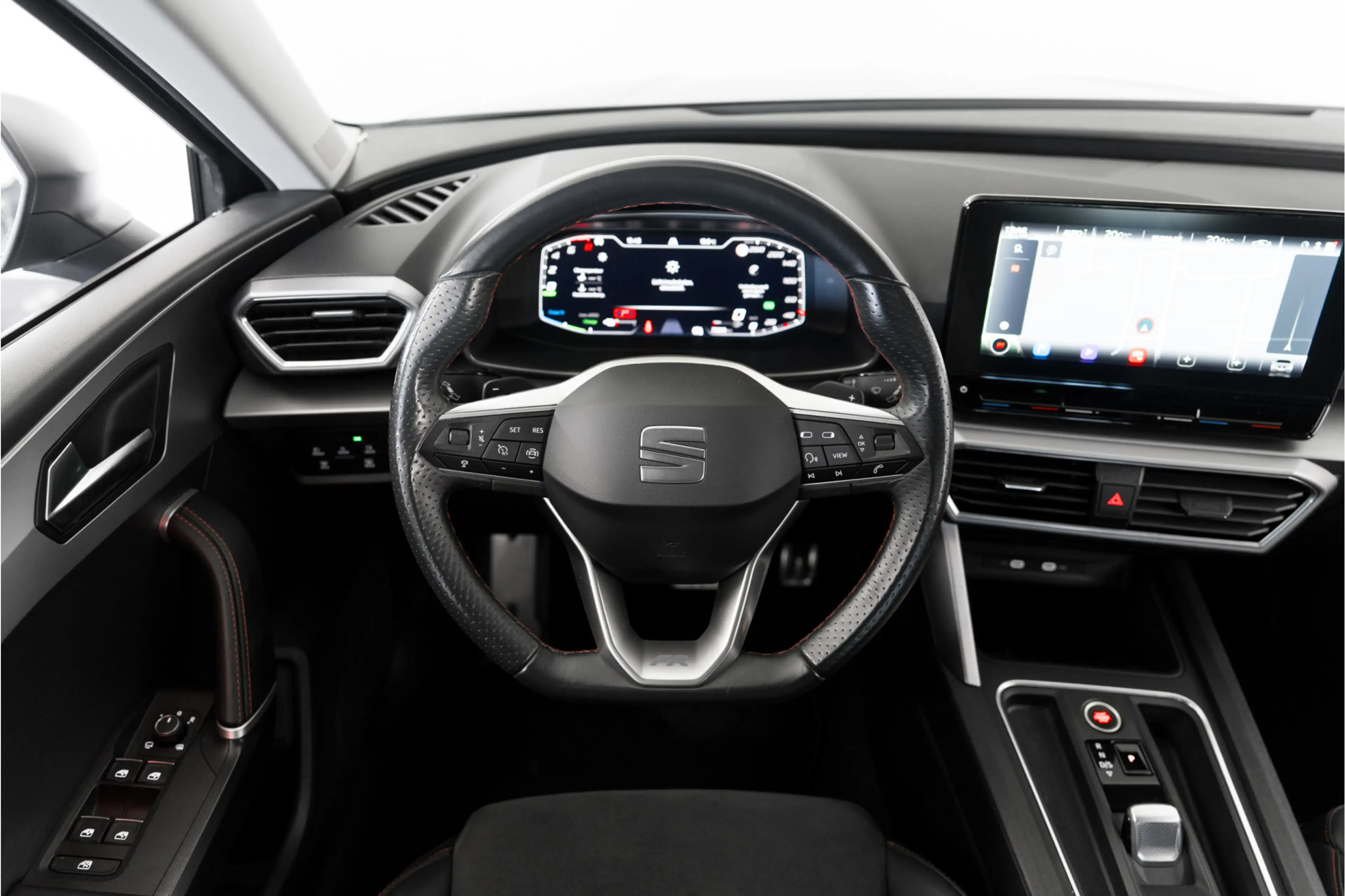 SEAT Leon e-Hybrid Sportstourer 1.4 TSI eHybrid PHEV FR Business Inte — photo 7