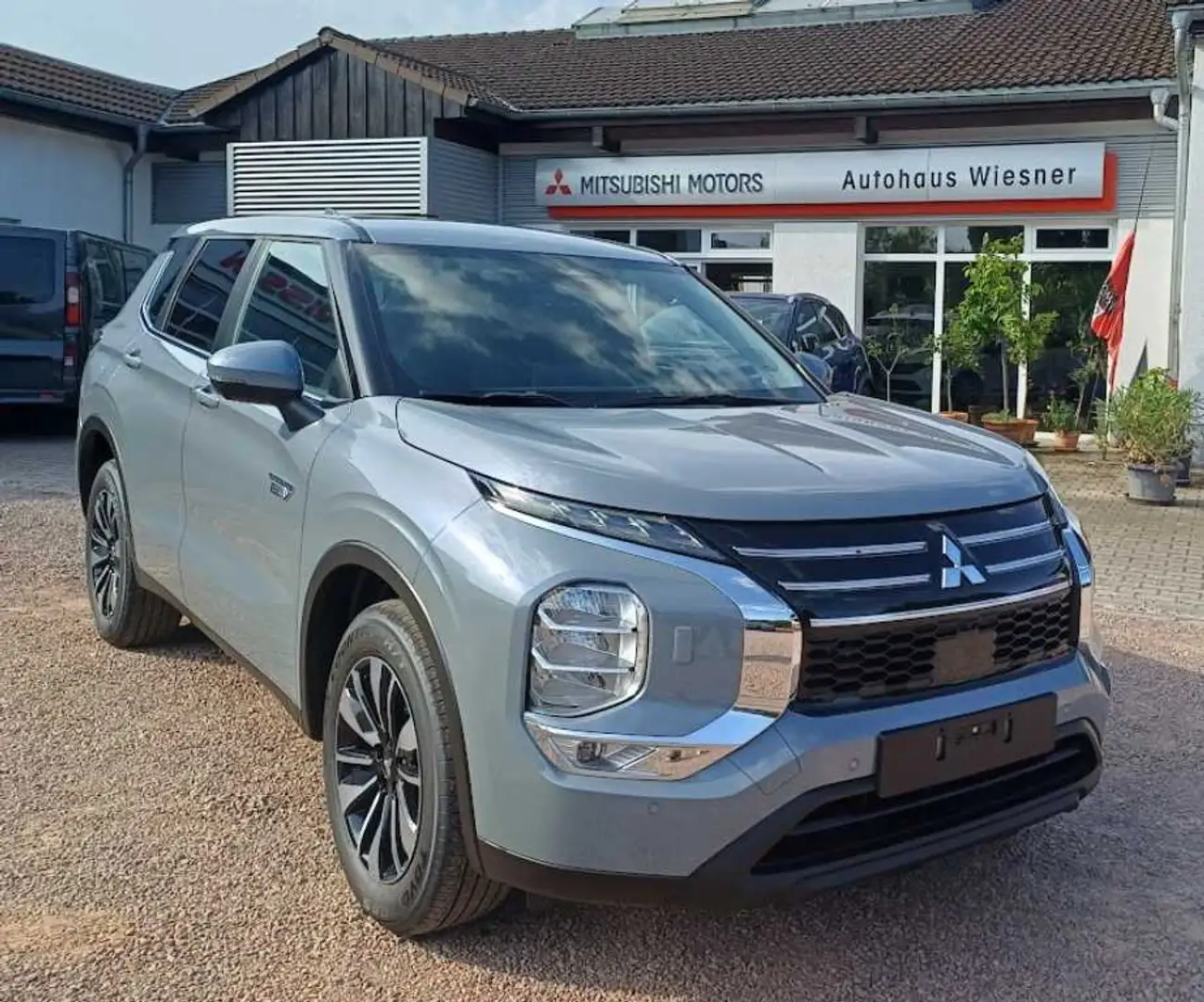 Mitsubishi Outlander 2.4L PHEV PLUS LED incl.Überführung NAVI LED Grau - 2