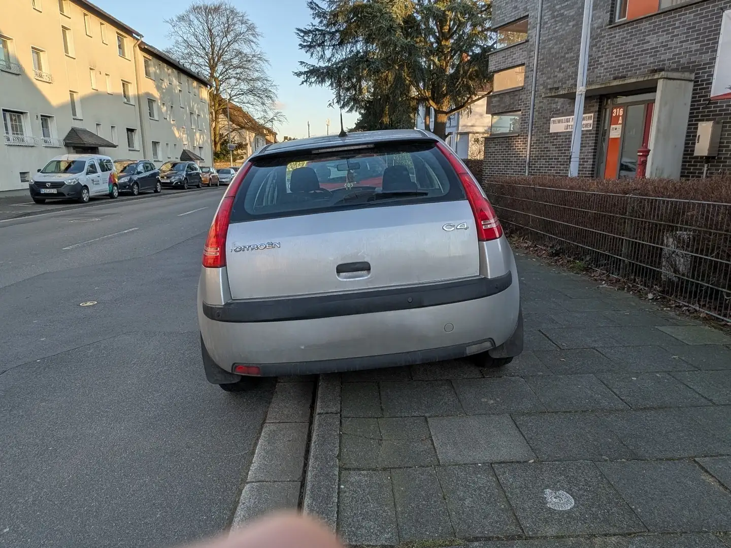 Citroen C4 1.6 16V Confort - 2
