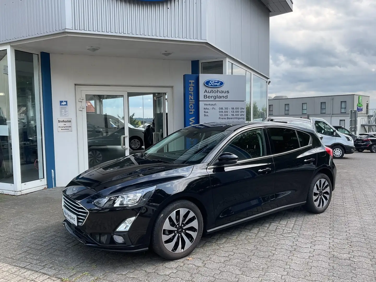 Ford Focus Cool & Connect *SHZ*LED*AC*RFK*PDC*NAVI*LM Negro - 1