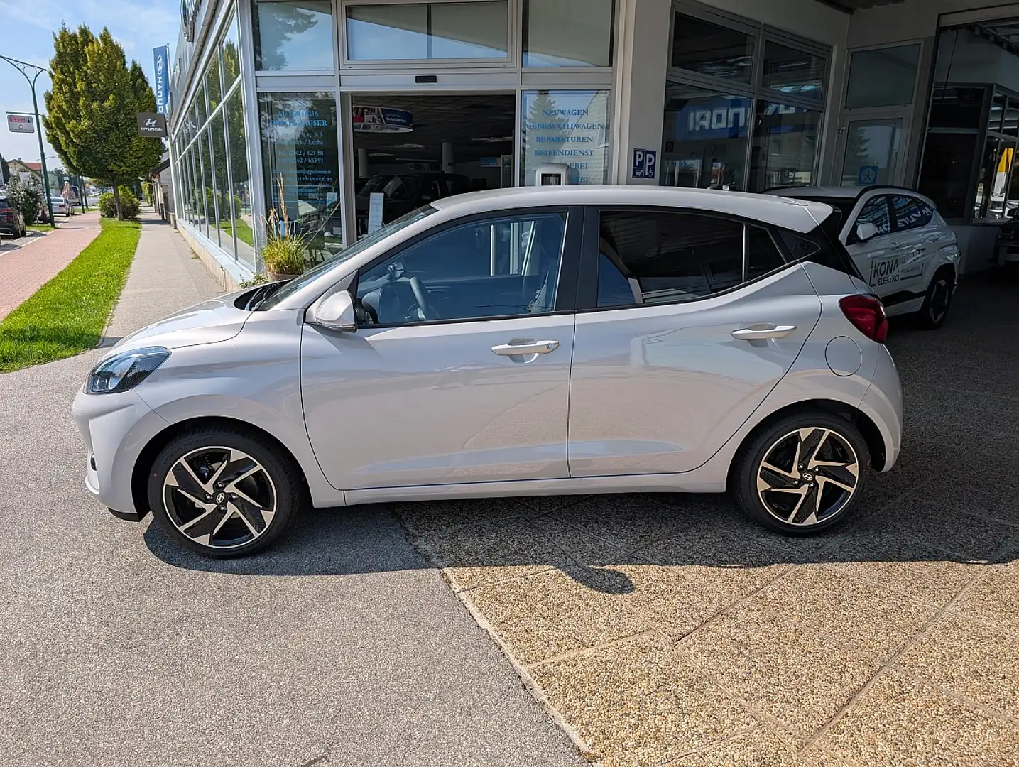 Hyundai i10 1,2 GO PLUS AMT Aut. Grau - 2