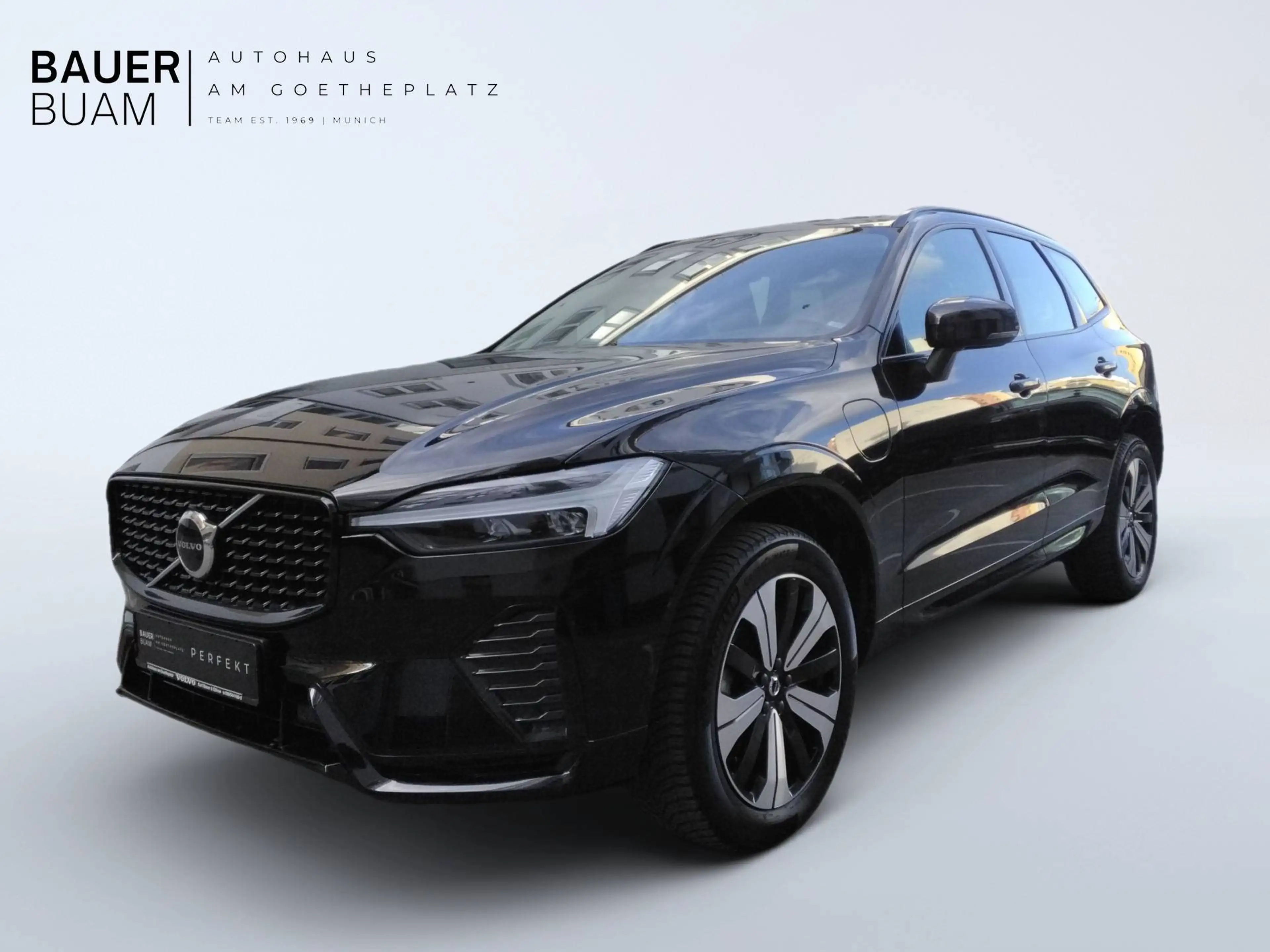 Volvo XC60 R Design Recharge Plug-In Hybrid AWD