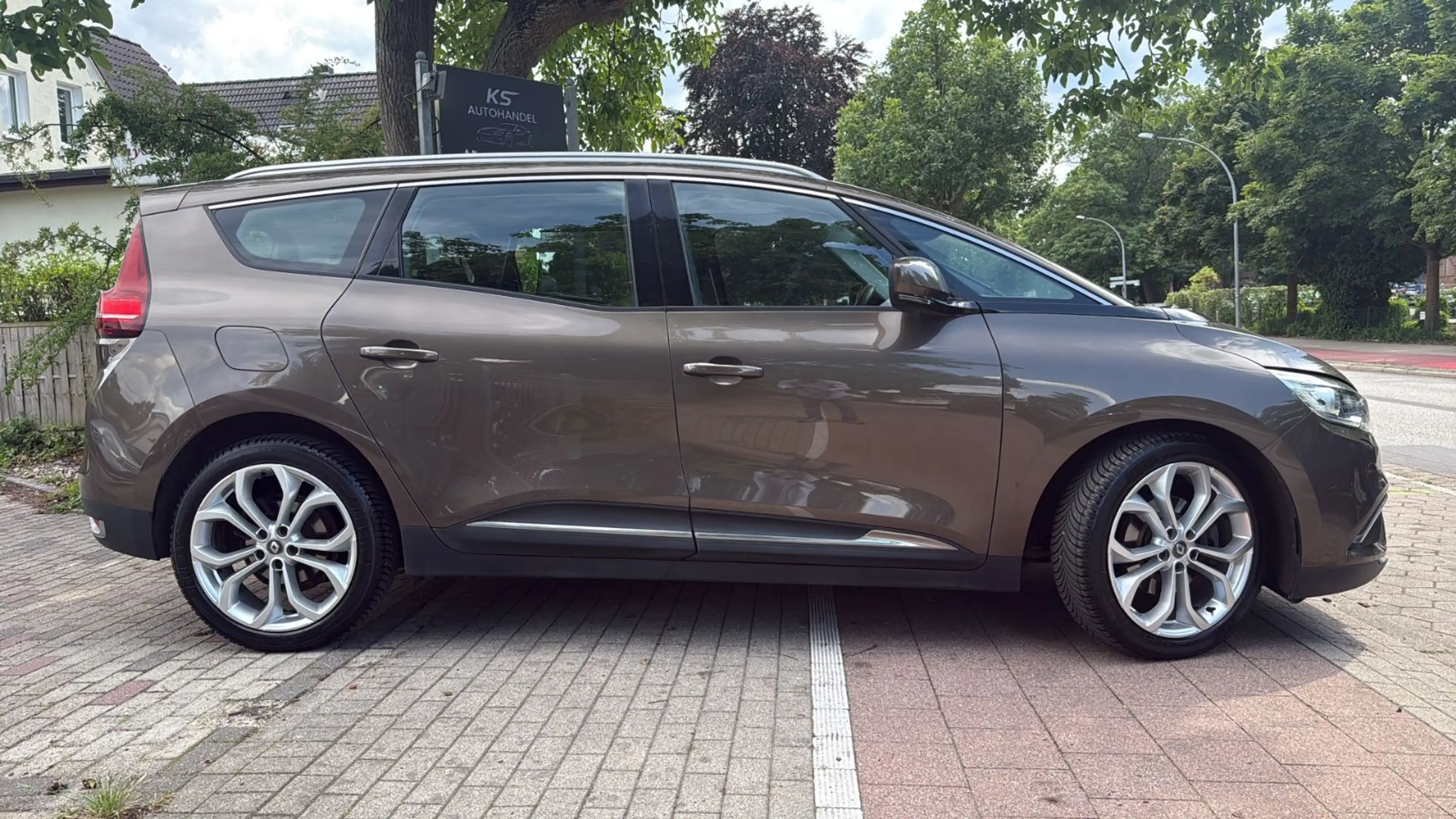 Renault Scenic SCENIC GRAND EXPERIENCE MIT FRISCHEN TÜV — photo 2