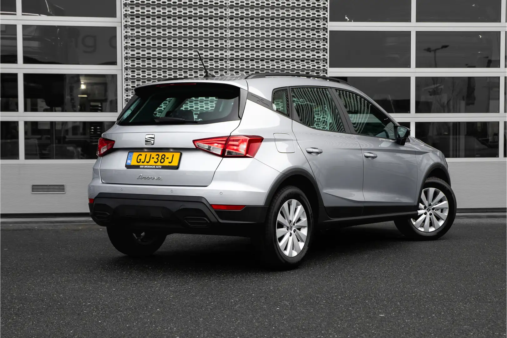 SEAT Arona 1.0 EcoTSI Reference | Cruise Control | Airco | Ca Grijs - 2