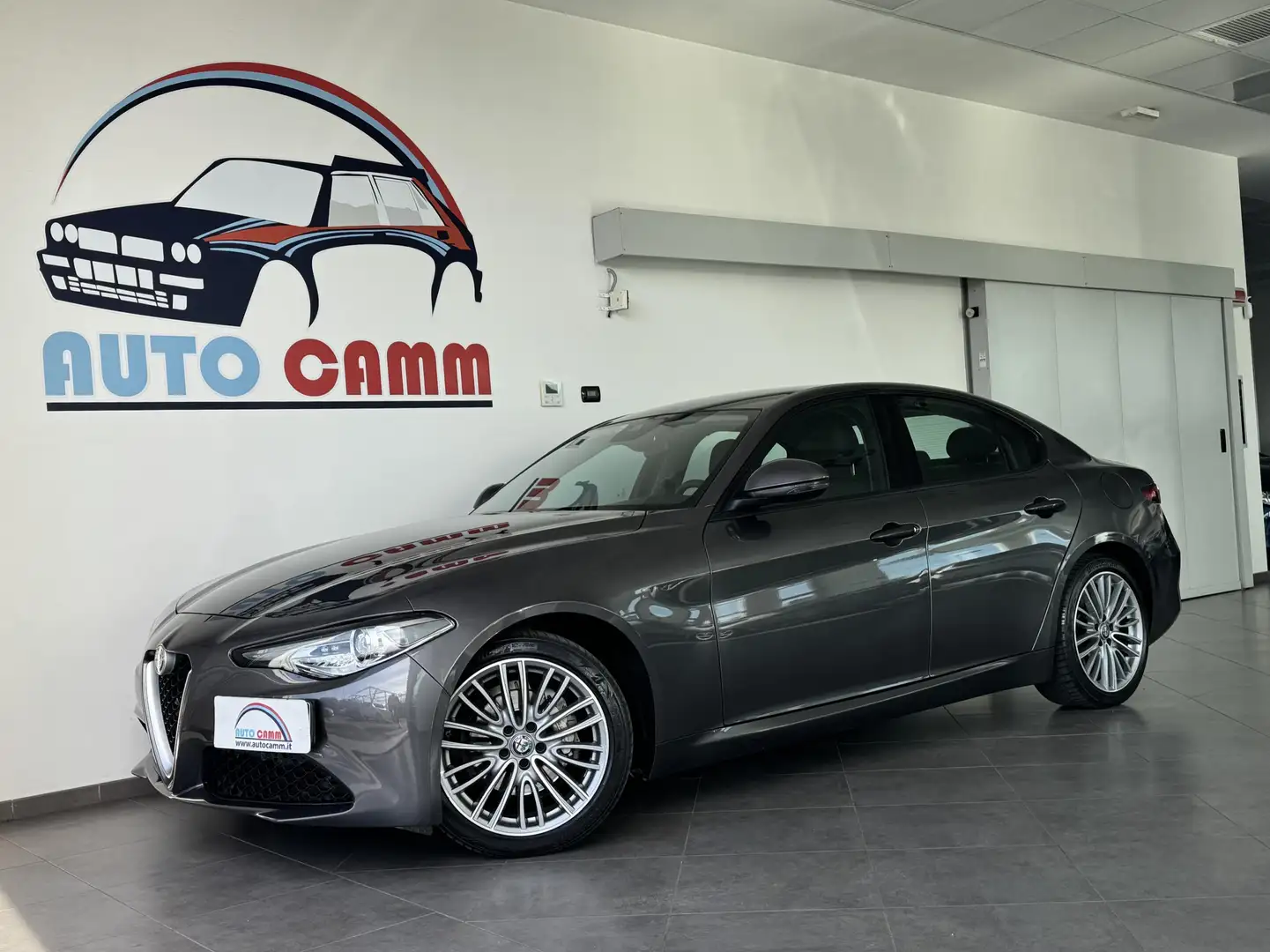 Alfa Romeo Giulia Giulia 2.2 t Super 160cv auto my19 Gris - 1