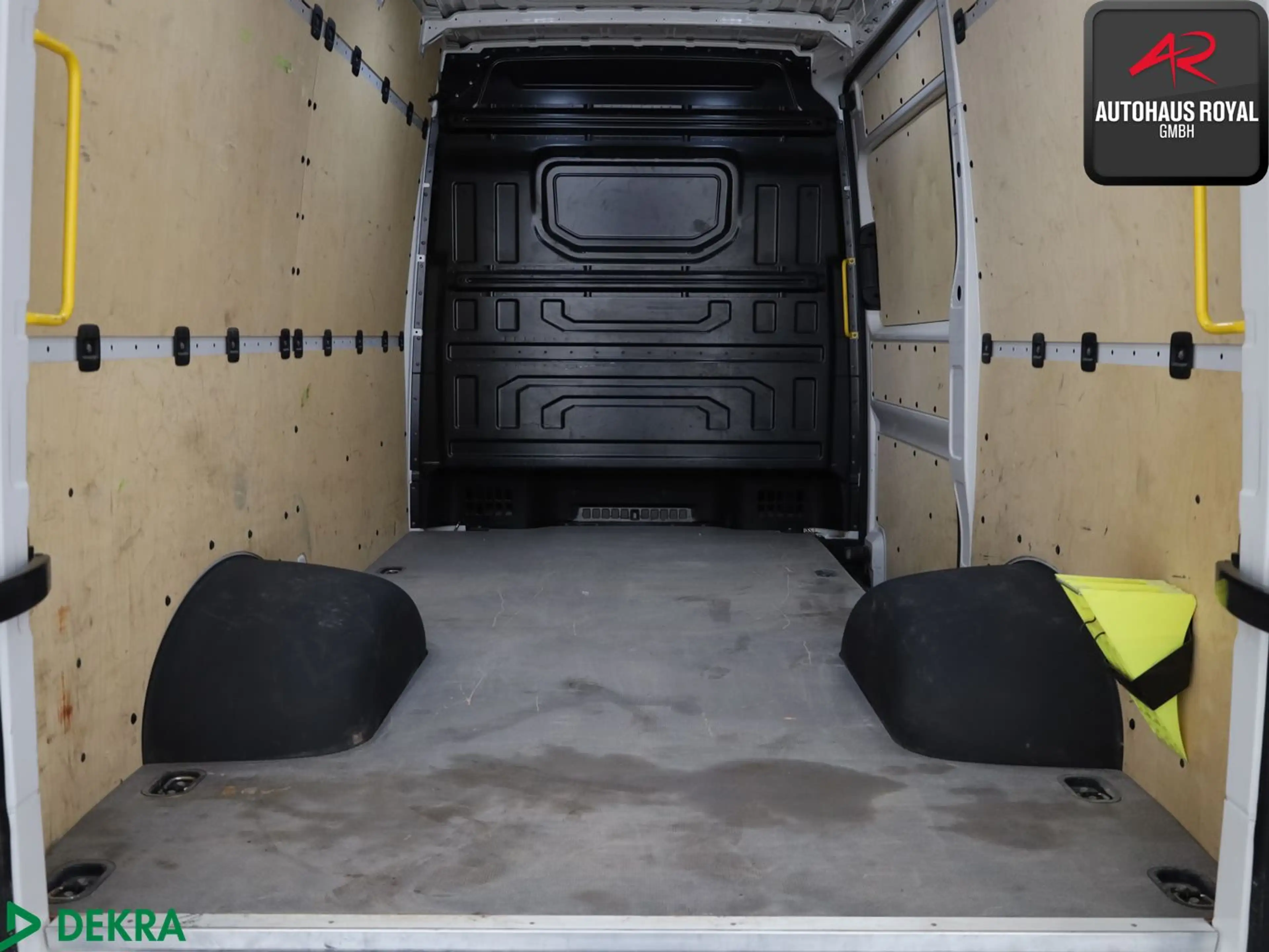 Volkswagen Crafter 2.0 TDI 50 KASTEN SCHWINGSITZ,KAMERA,AHK — photo 12