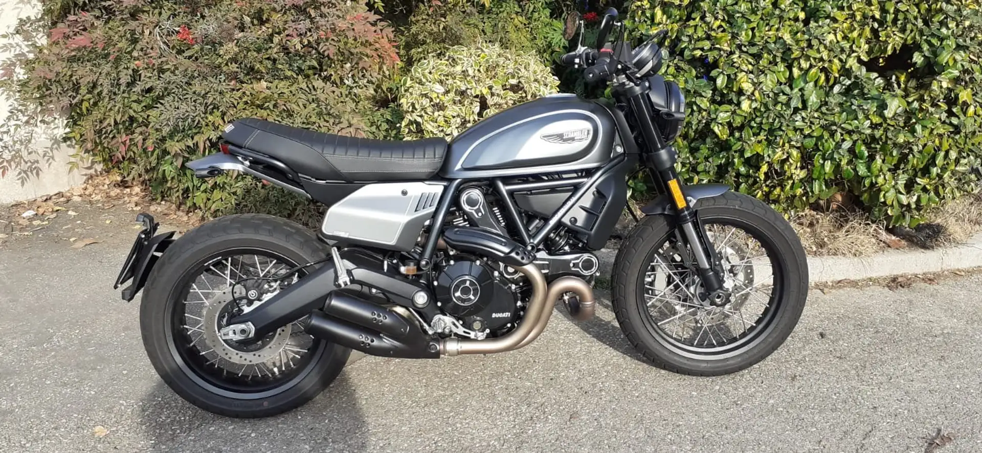Ducati Scrambler Gri - 2